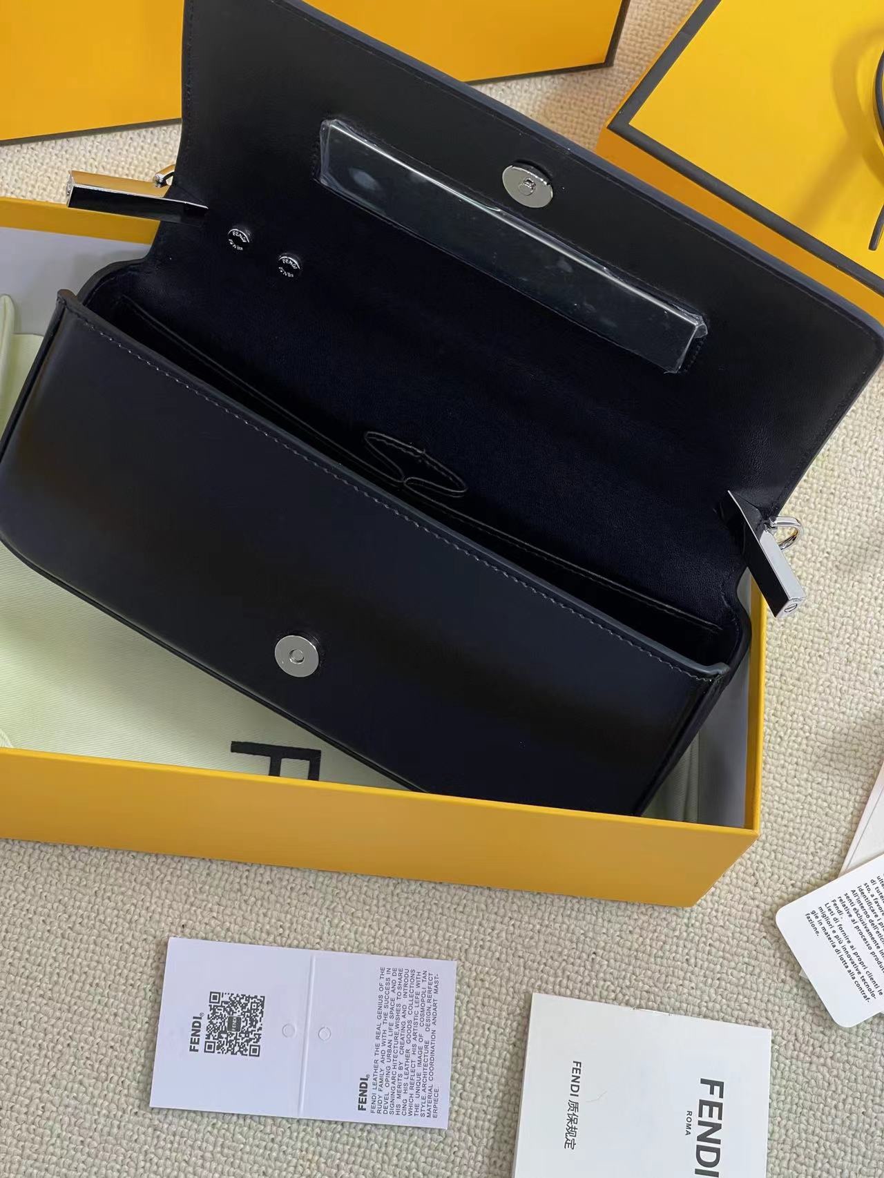 FENDI-First Sight clutch-Black