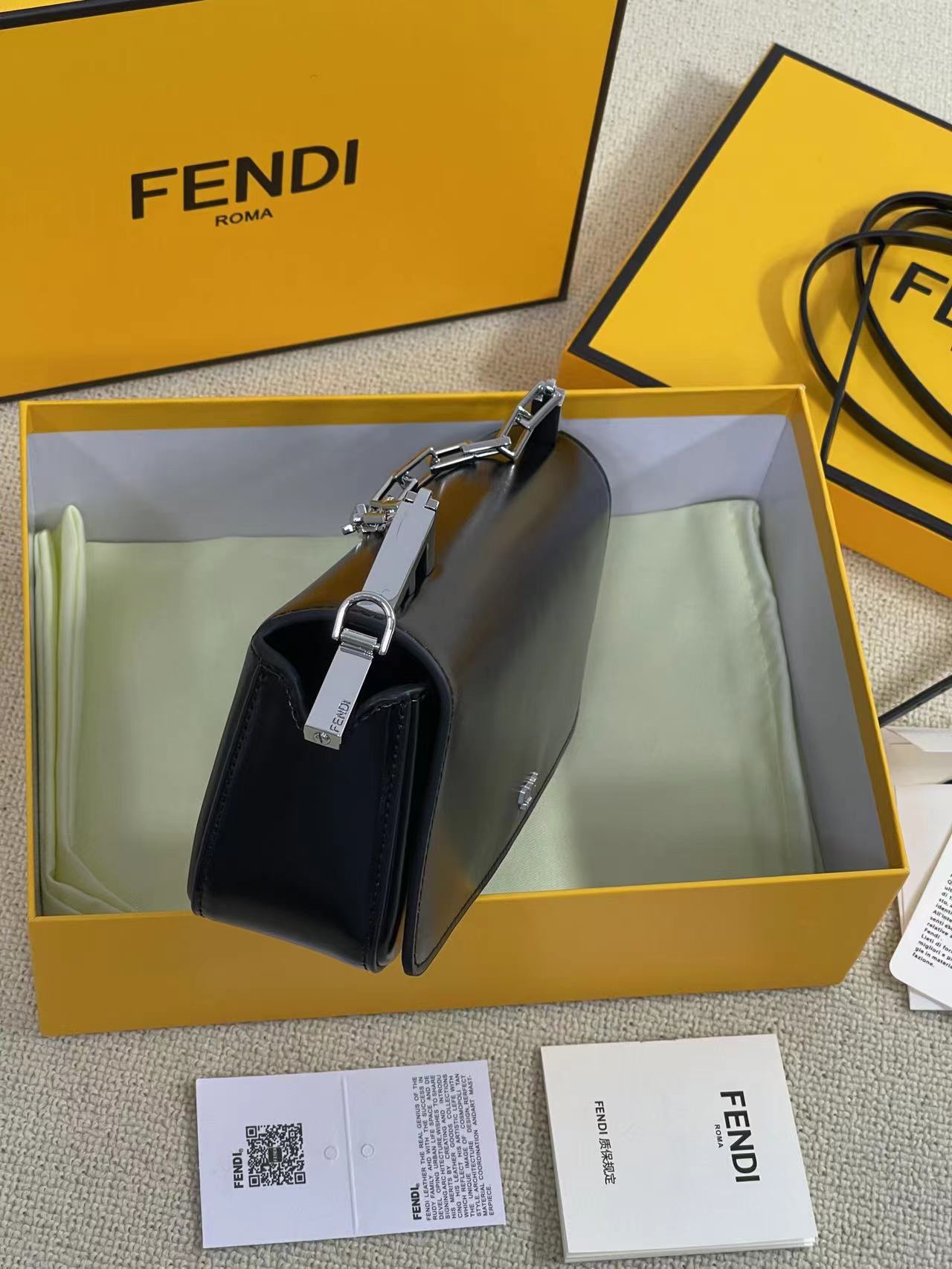 FENDI-First Sight clutch-Black