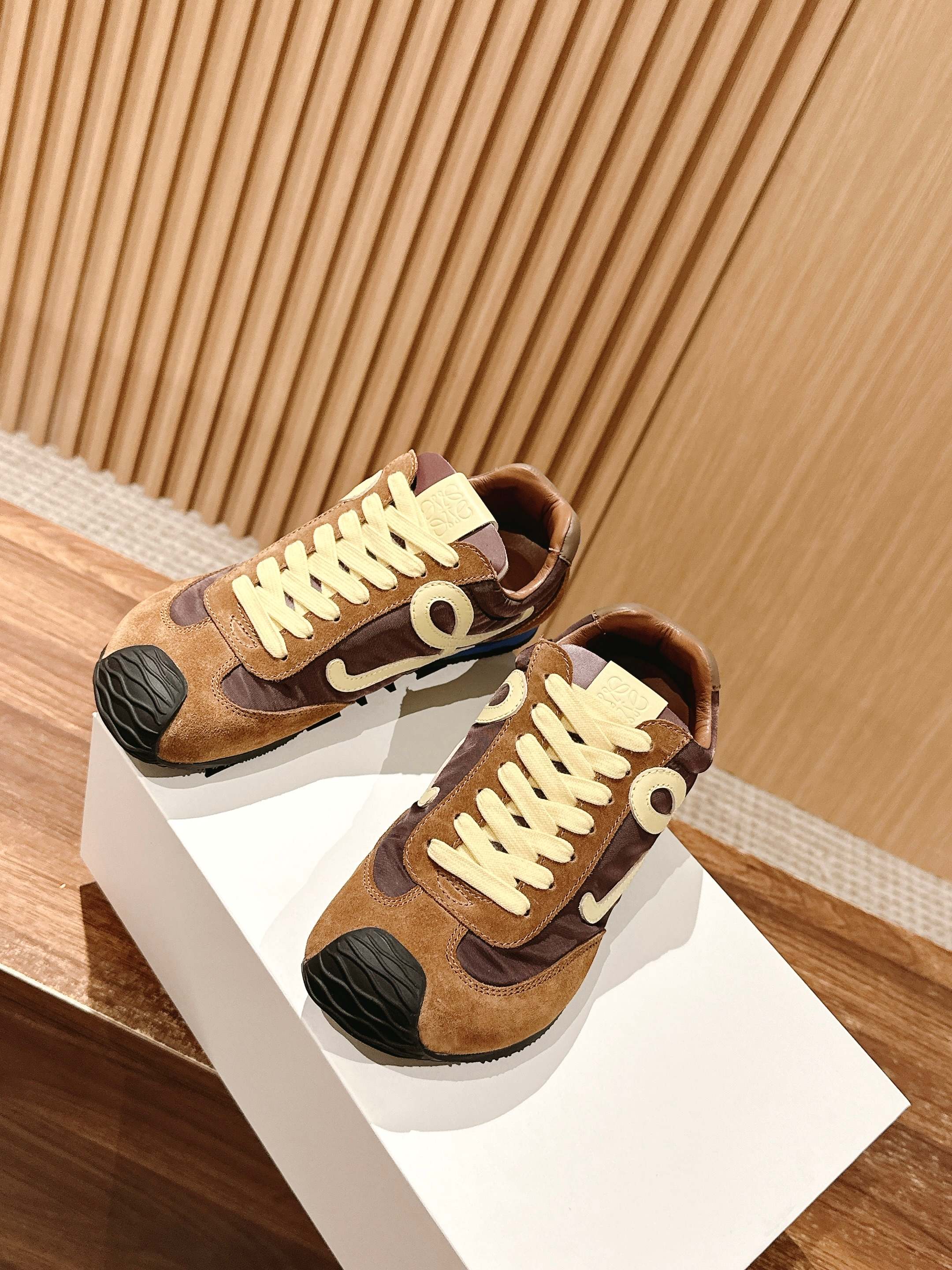 Loewe Ballet Runner 2.0 in nylon and calfskin - Brown/Yellow/Blue