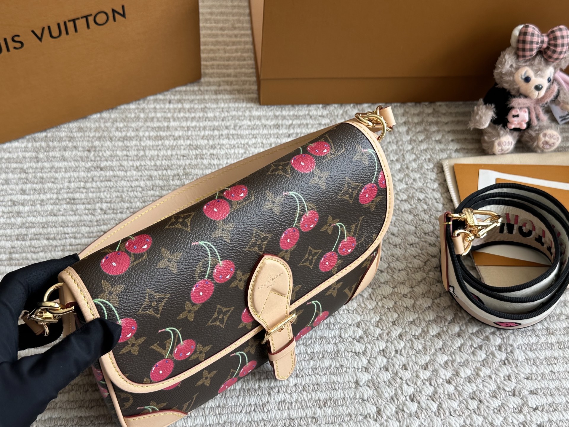 Louis Vuitton Diane cherry