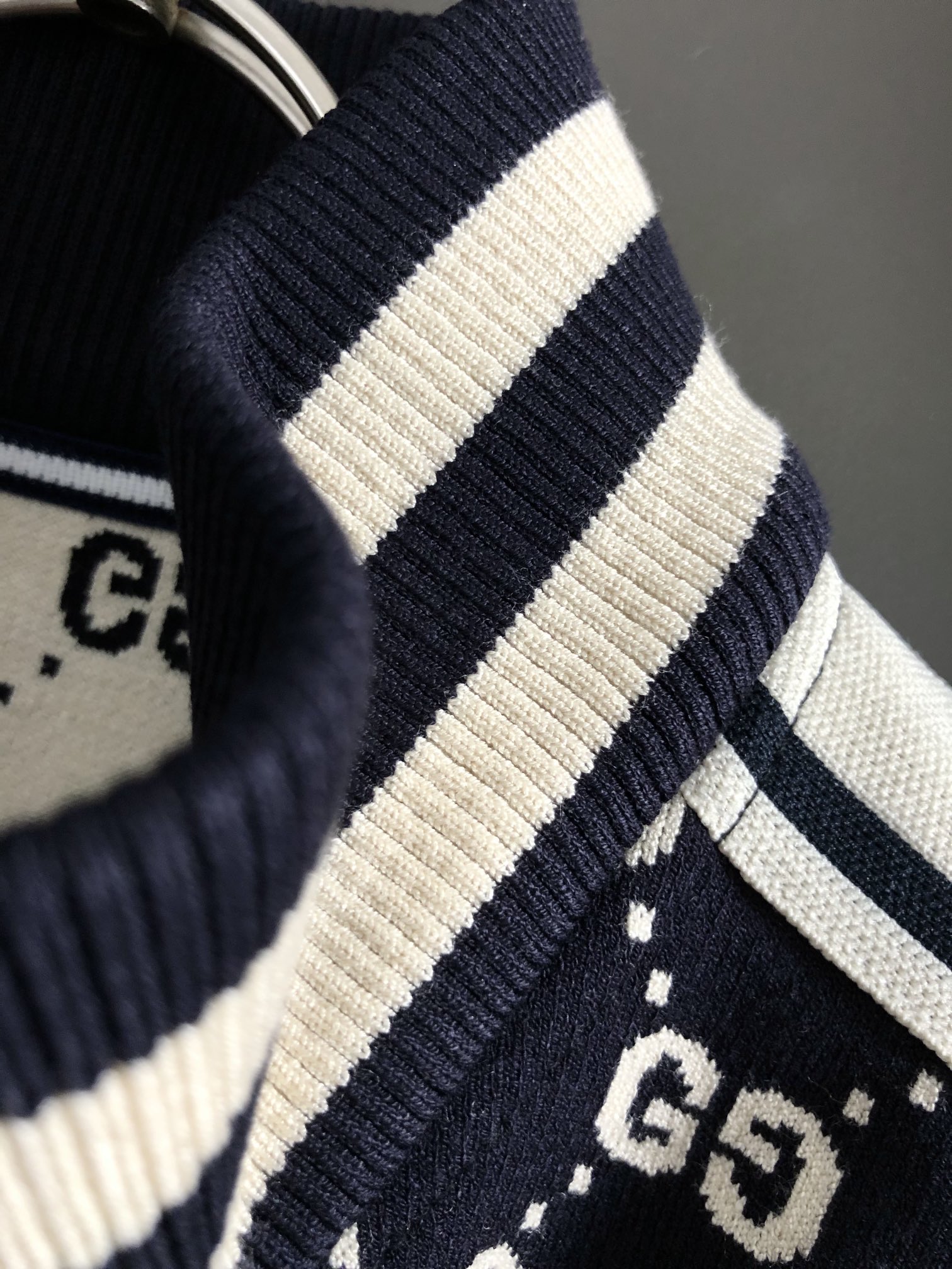 Gucci- two-tone letter jacquard stand-up collar wool jacket