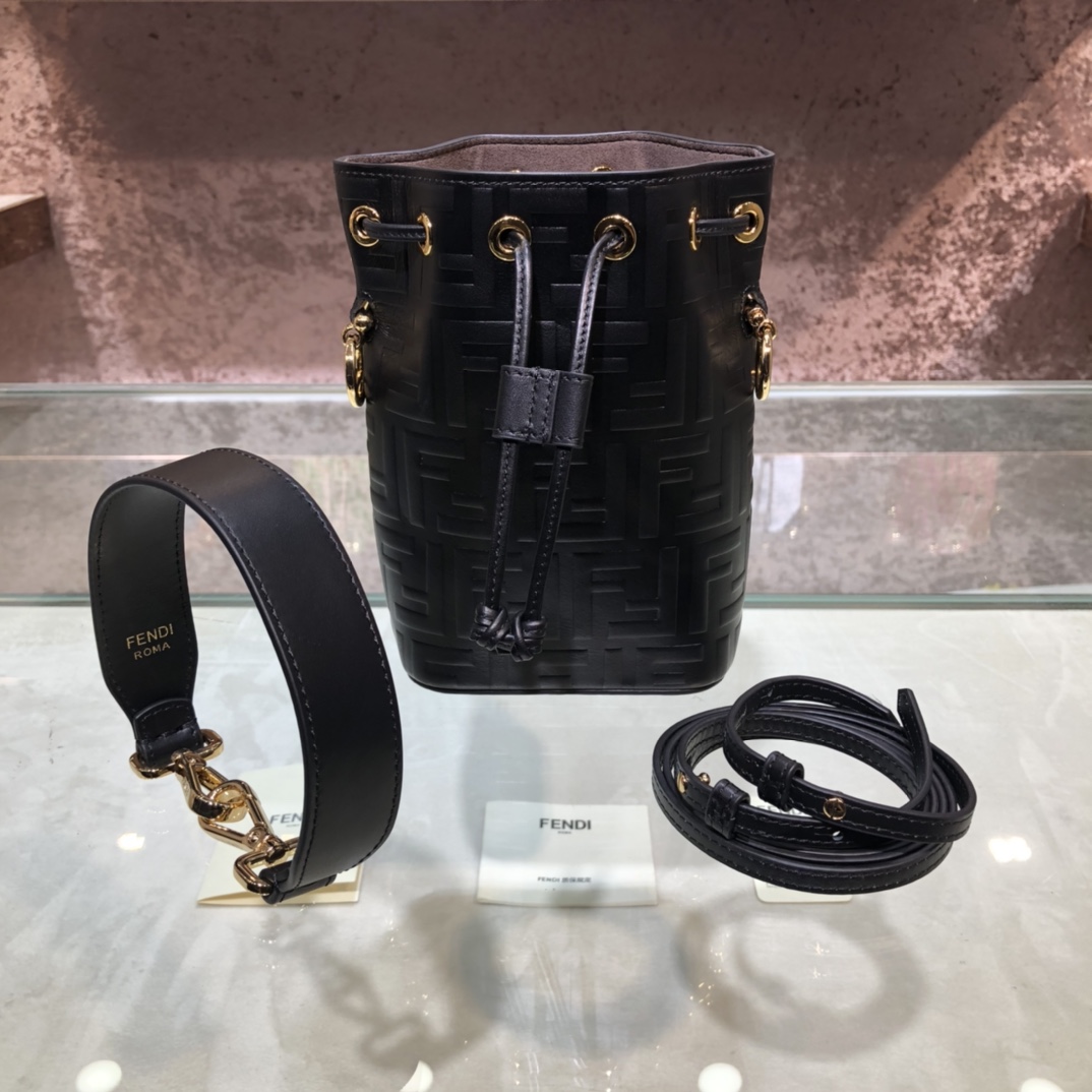 FENDI-Calfskin FF Logo Bucket Bag-Black