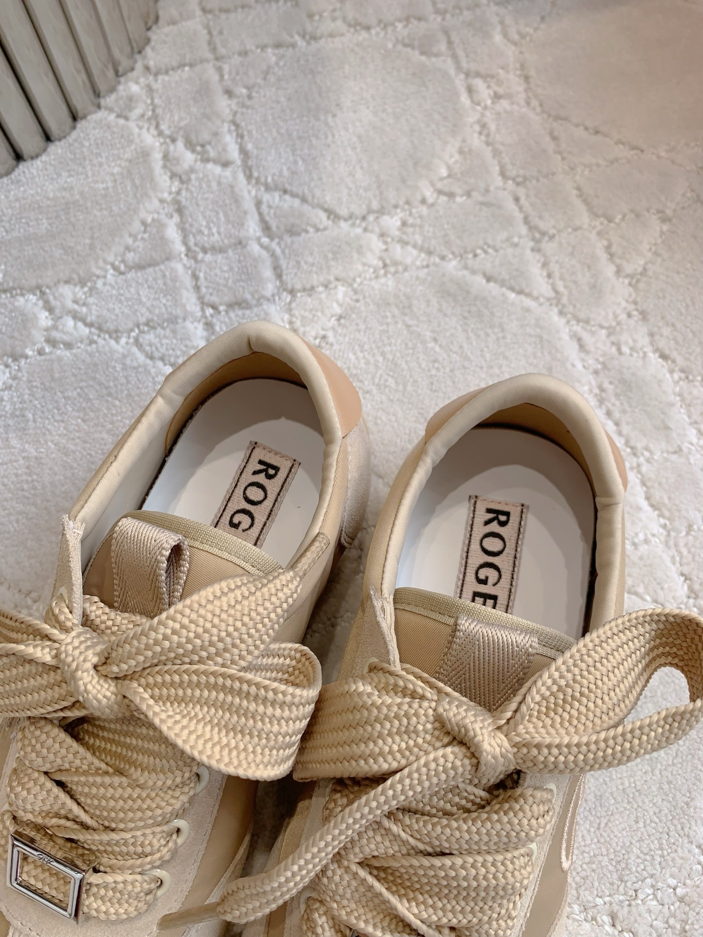 Roger vivier Low Sneakers in suede Beige