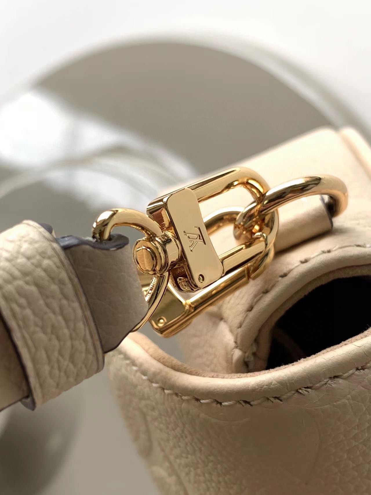 LV M82210 M81911 Wallet on Chain Ivy