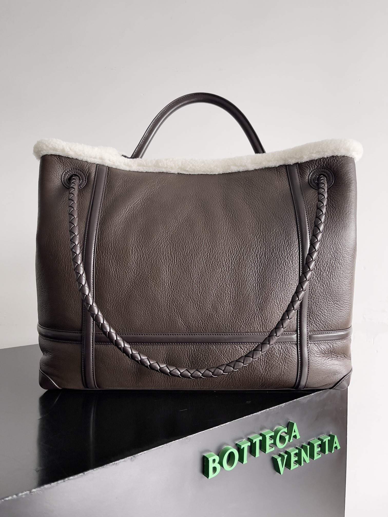 BOTTEGA VENETA-Andiamo Tote Bag