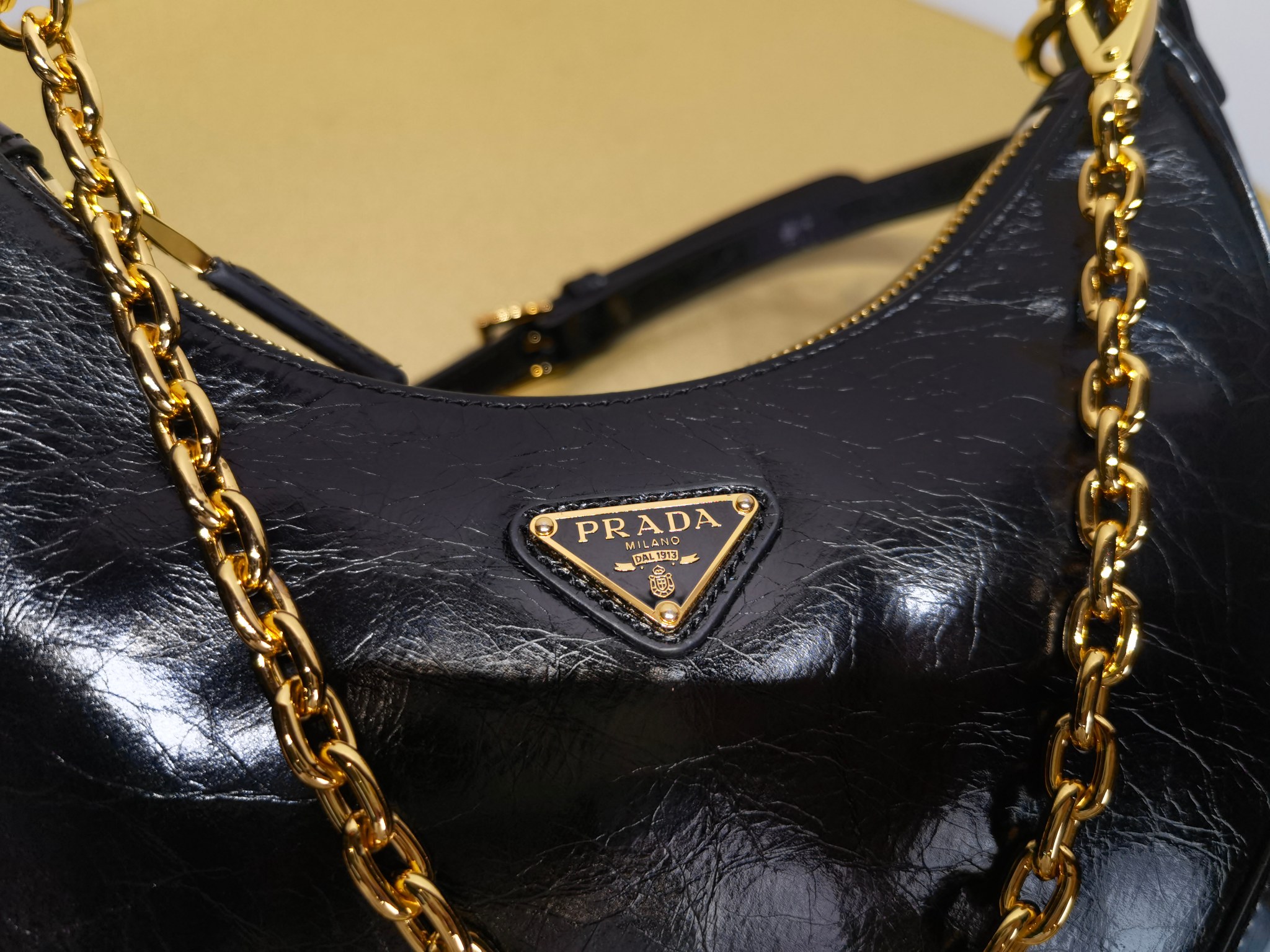 Prada Re-Edition 2005 Saffiano leather bag