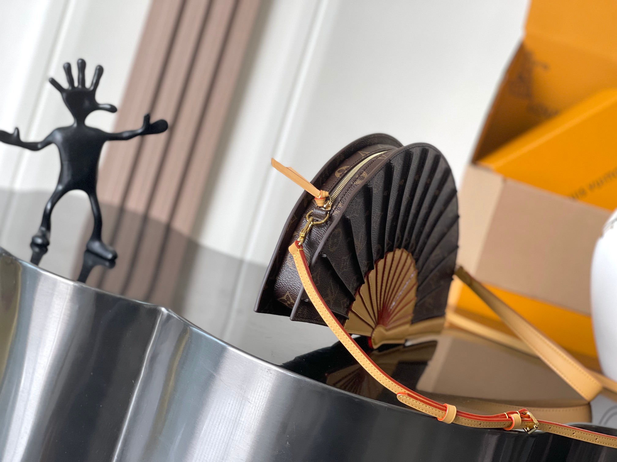 LOUIS VUITTON Monogram Fan Bag-M14804