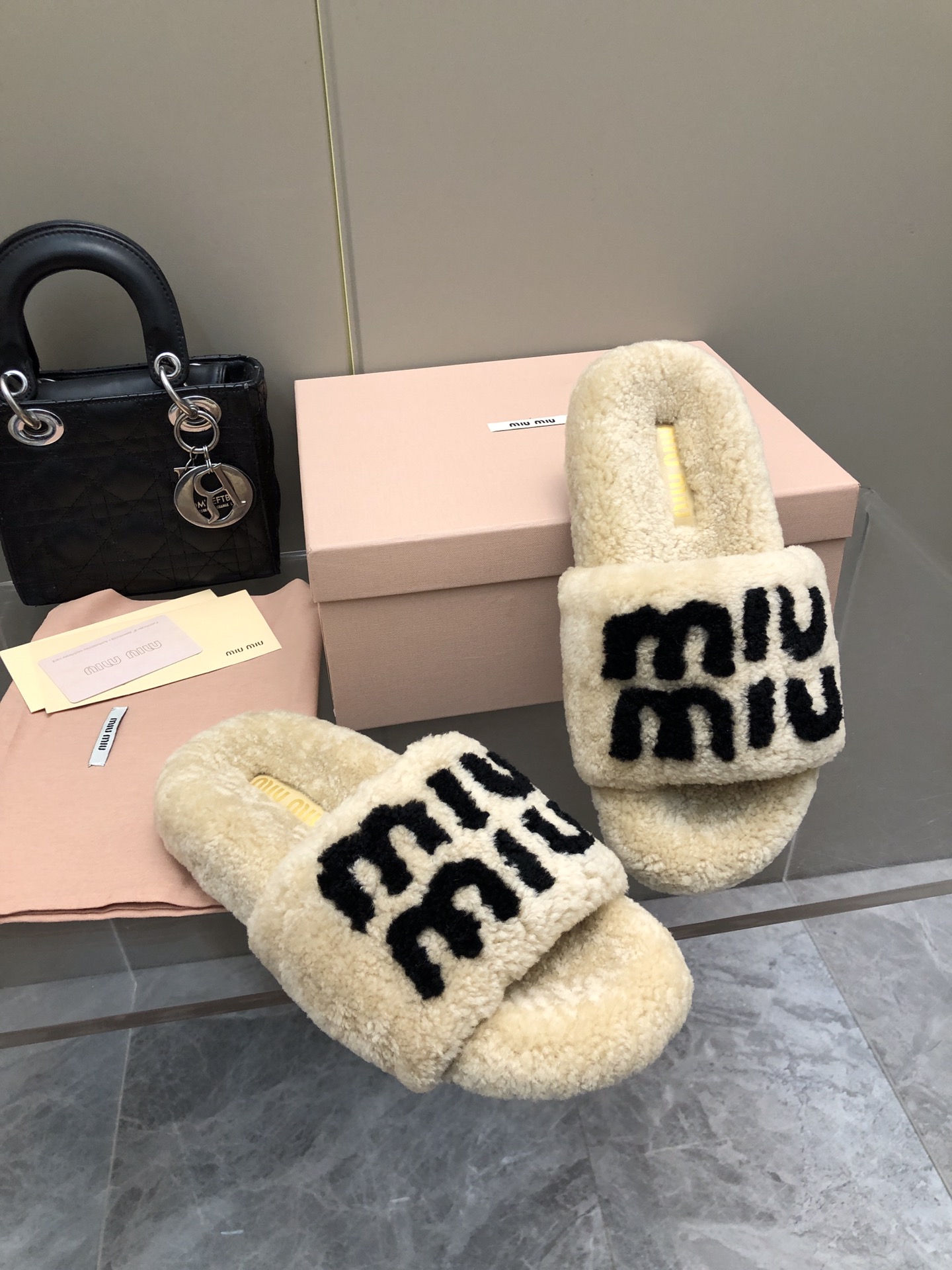 Miu Miu New Color Wool Slippers
