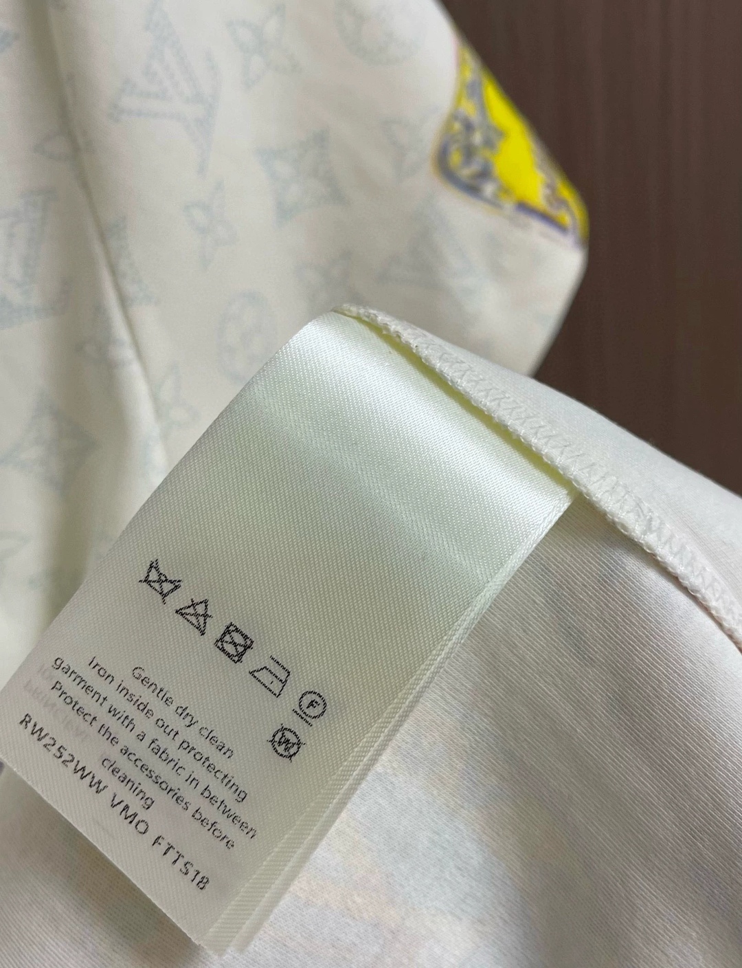 LOUIS VUITTON Mahina Patch Print T-Shirt