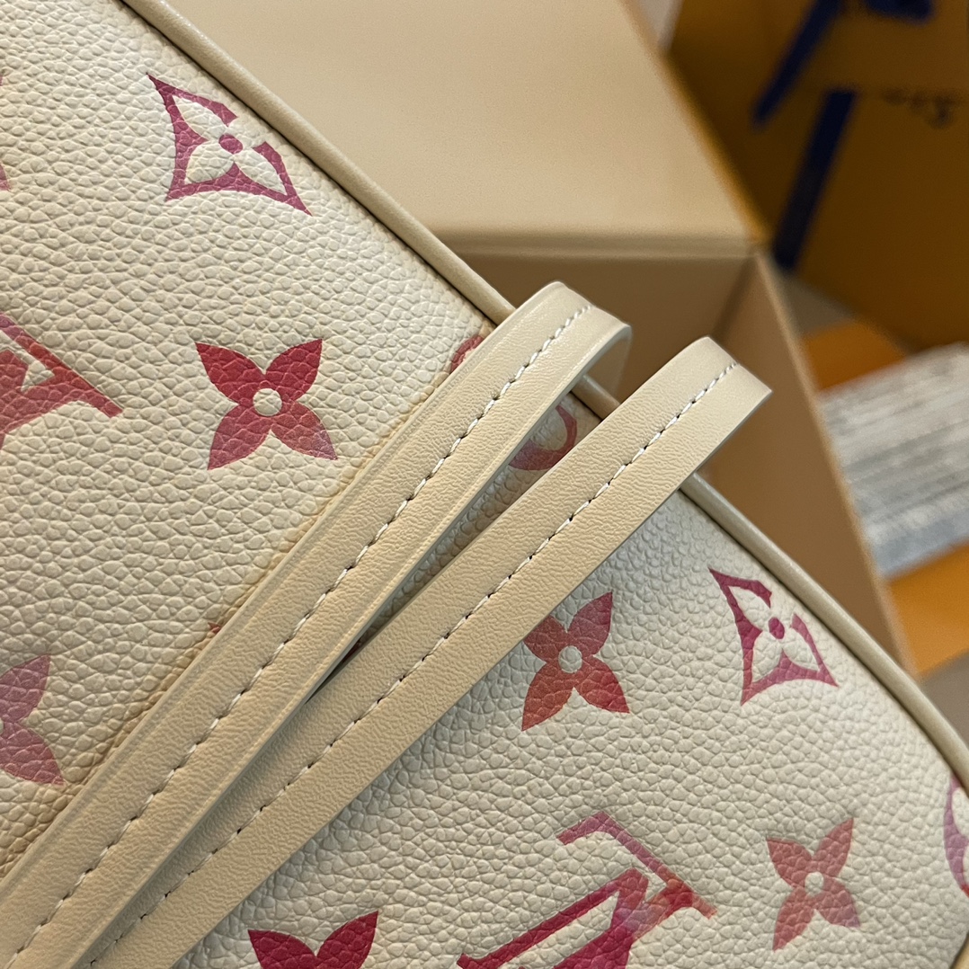 Louis Vuitton M83448 Easy Pouch On Strap Sunrise Aquarelle