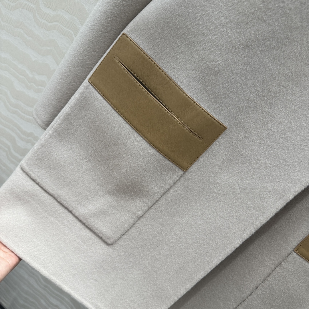 Hermès – Seasonal Essential Coat