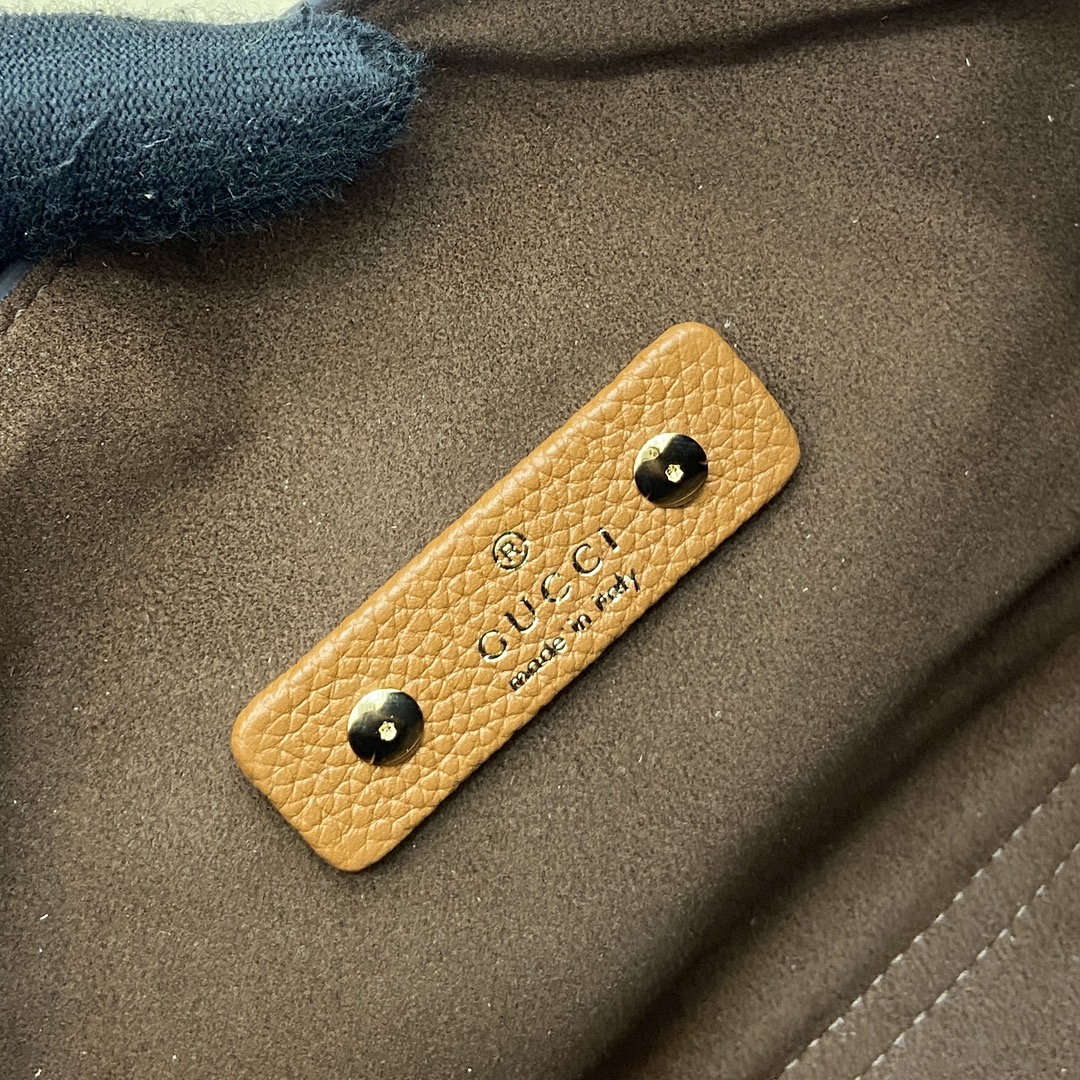 Gucci Softbit medium top handle bag