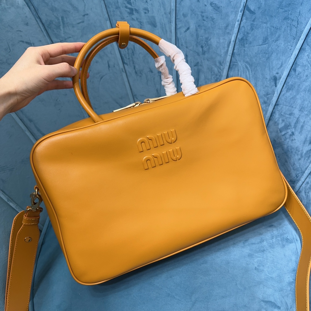 Miu Miu-Leather Beau bag-Pomegranate Yellow