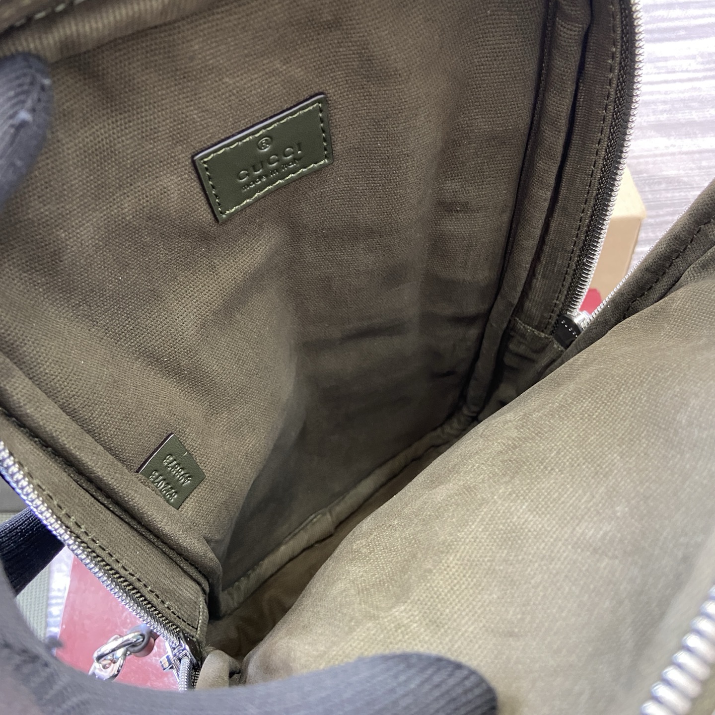 Gucci GG Monogram small slingbag