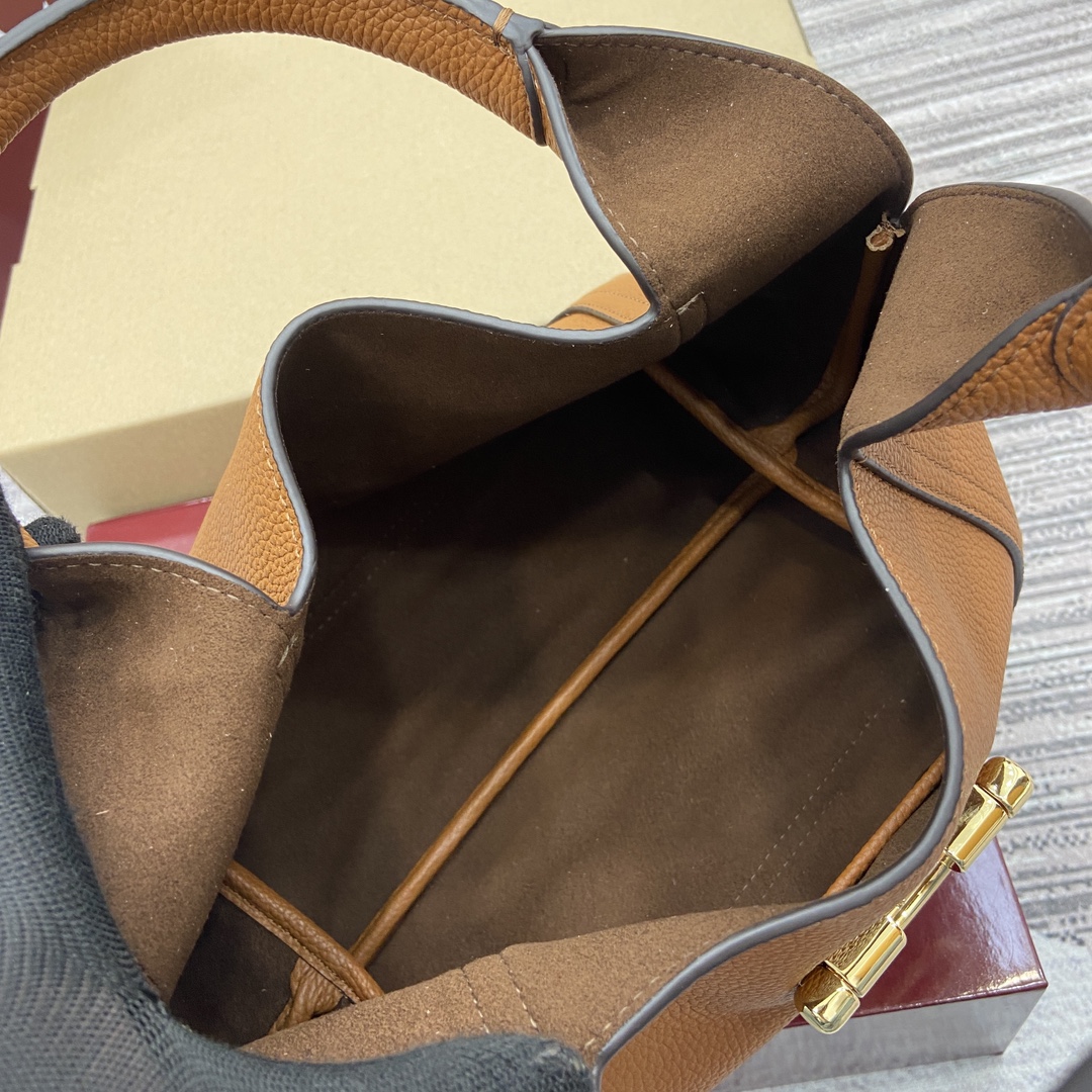 Gucci Softbit medium top handle bag