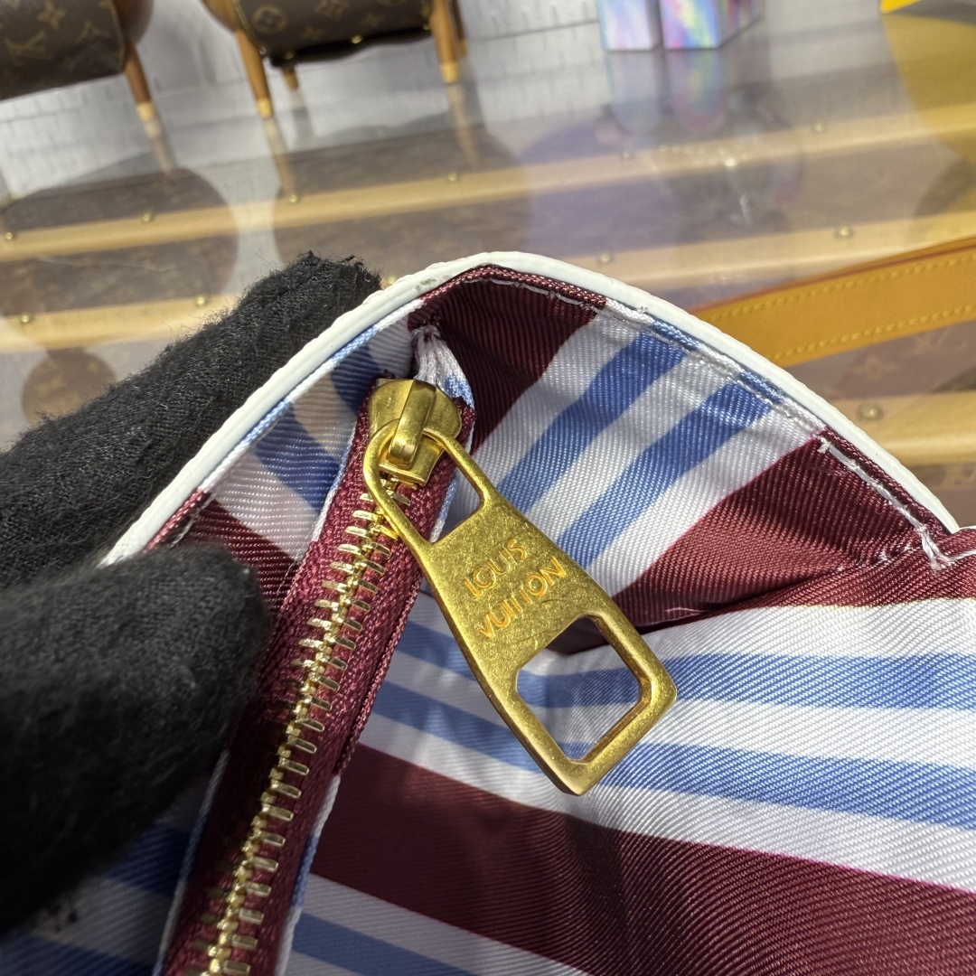 LV M14686 Steamer Wearable Wallet