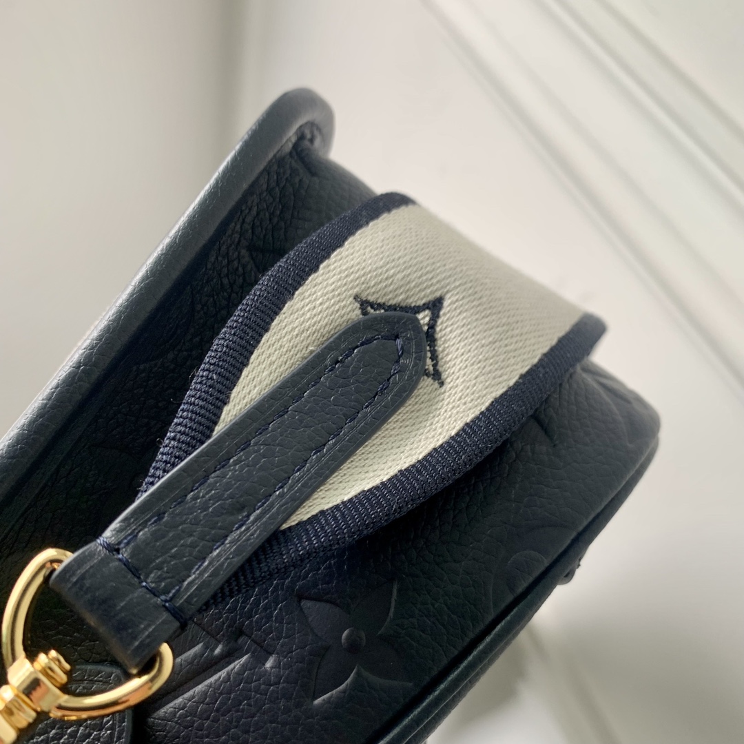 Louis Vuitton Navy / Crème M47161 Diane