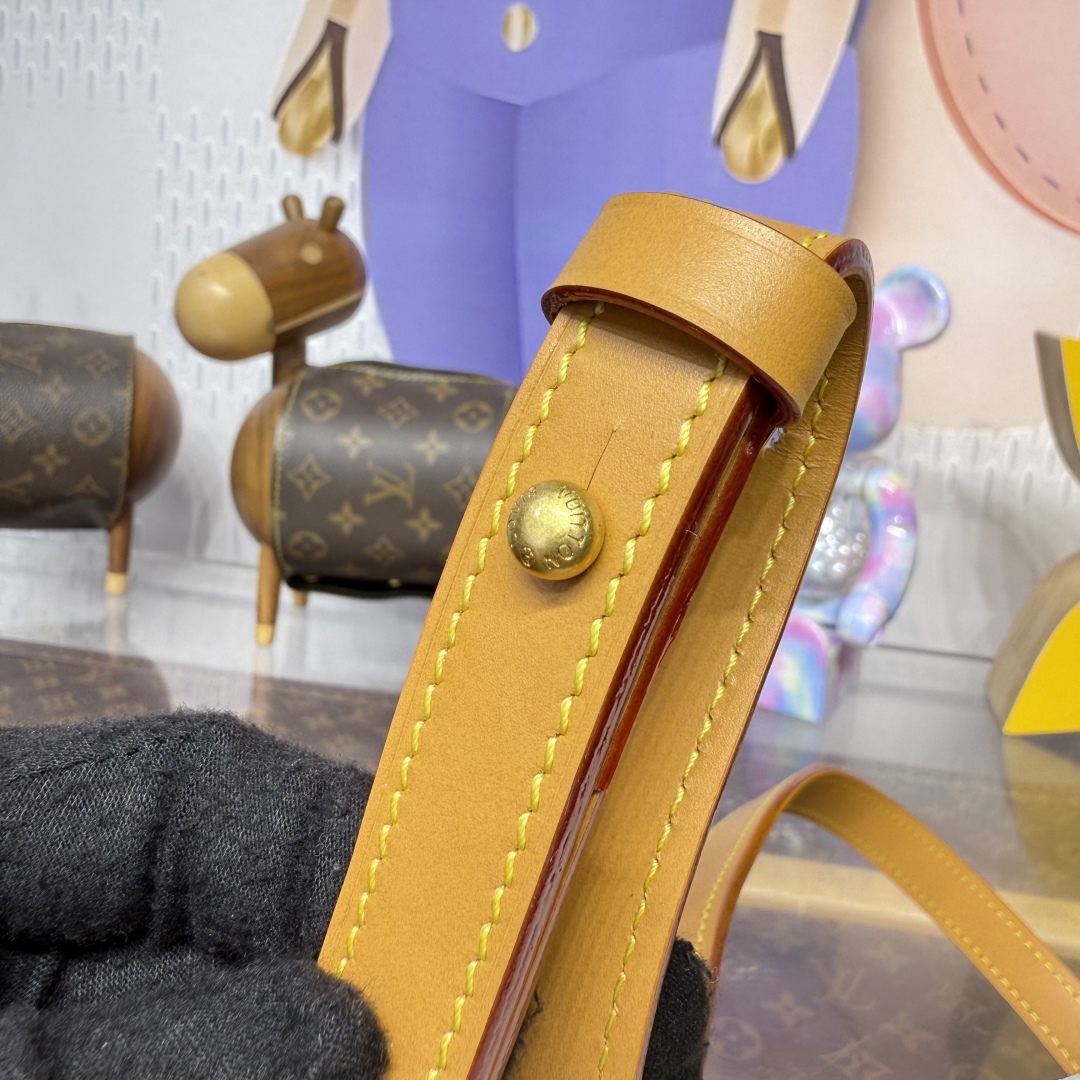 LV M14686 Steamer Wearable Wallet