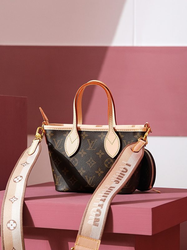 Louis Vuitton M46705 Neverfull BB