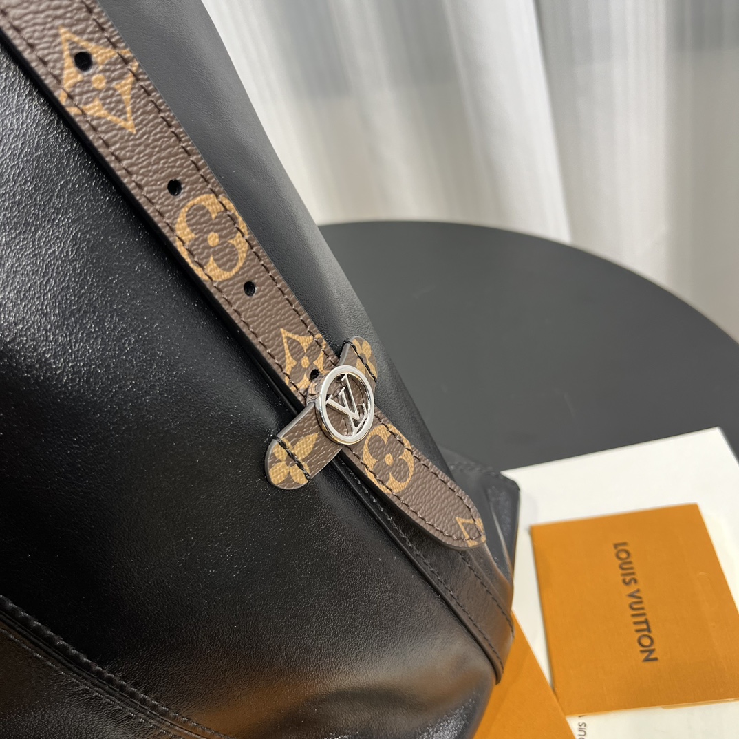 LV- M25143 CarryAll Vibe MM&PM