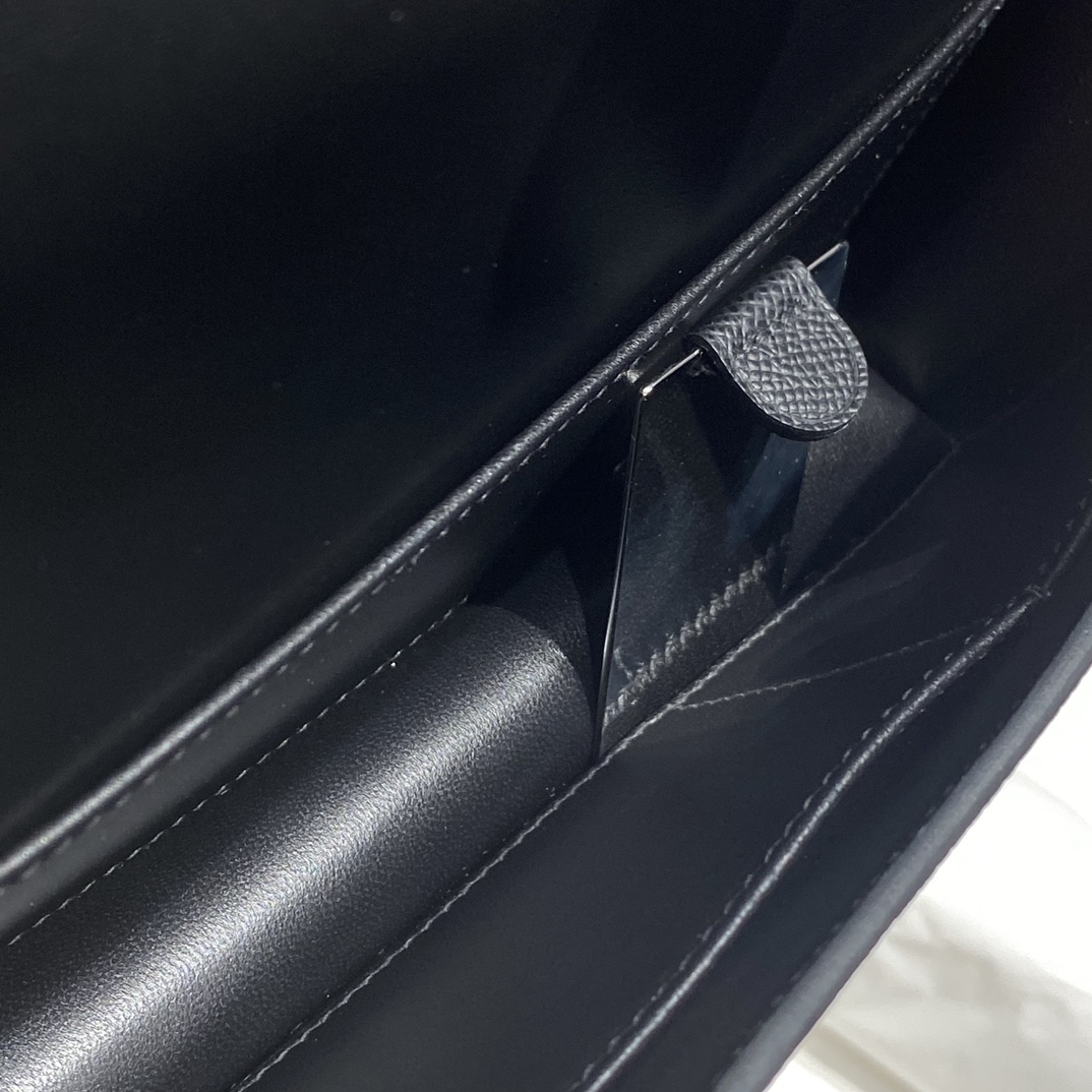 𝐇 -Cᴏɴsᴛᴀɴᴄᴇ ᴇʟᴀɴ Black silver