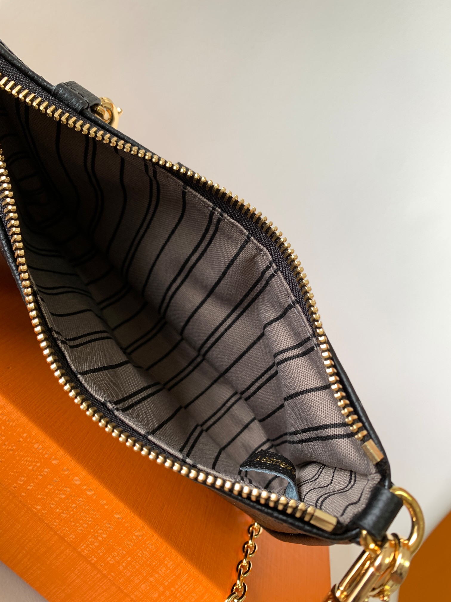 LV-M13614 Easy Pouch