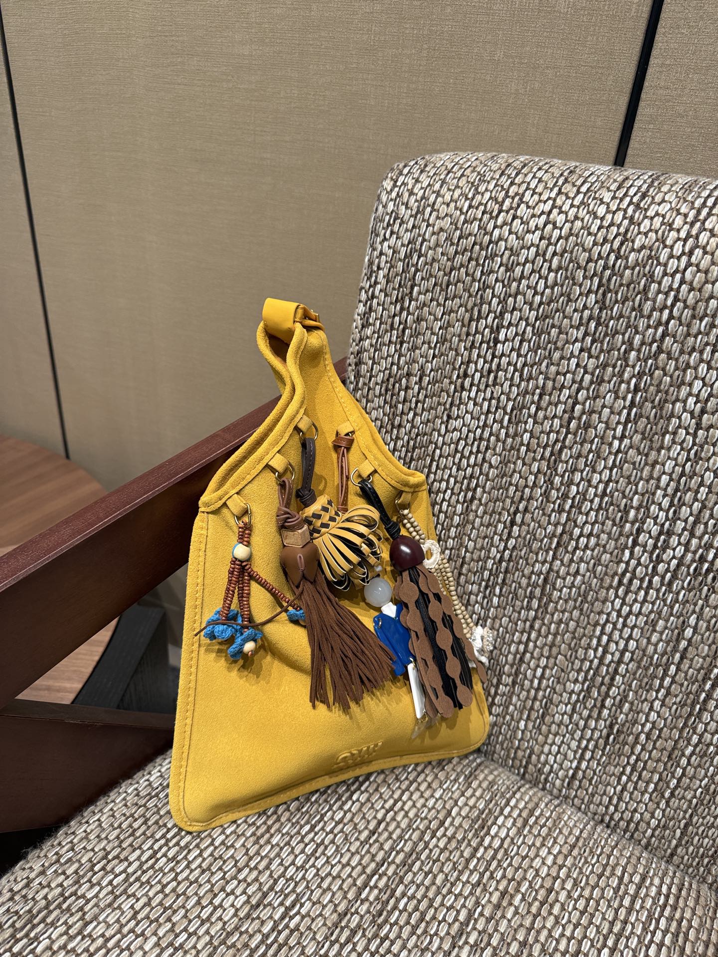 MIUMIU-FROM THE RUNWAY Suede bag with trick