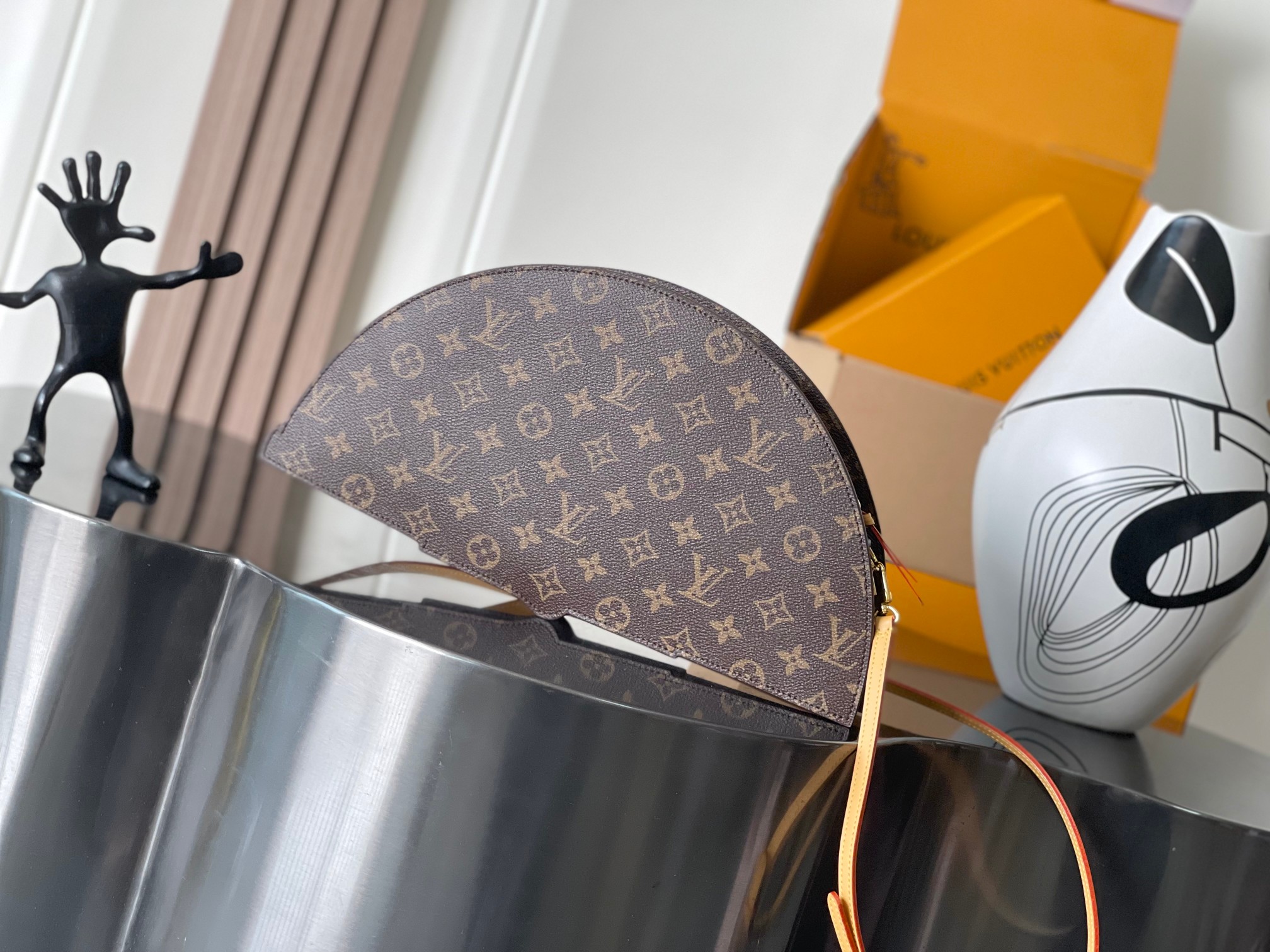 LOUIS VUITTON Monogram Fan Bag-M14804