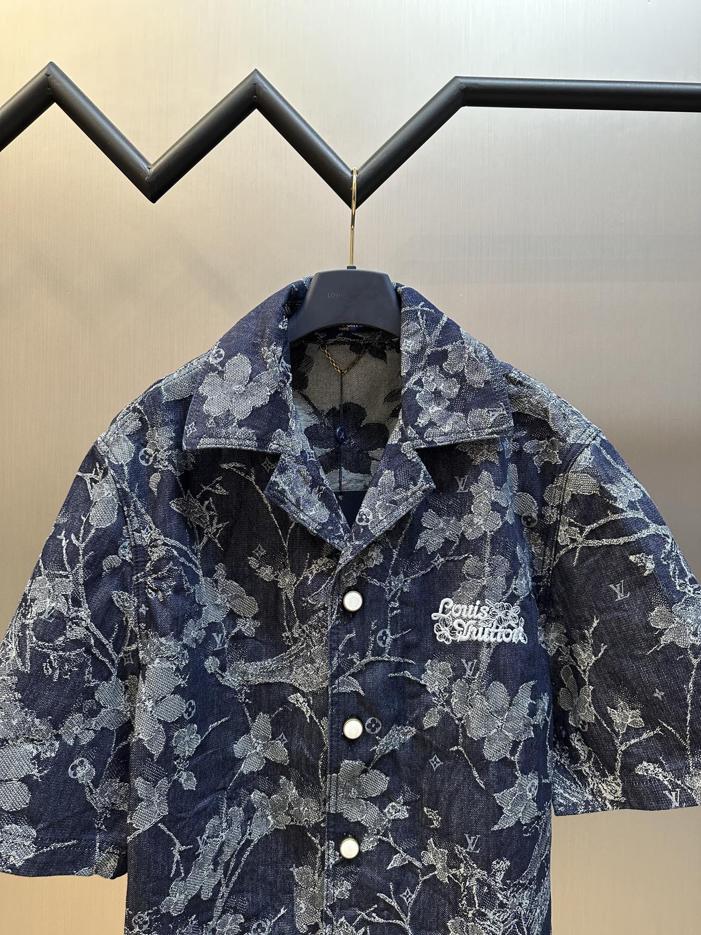 LV New Jacquard Denim Short-Sleeved Shirt