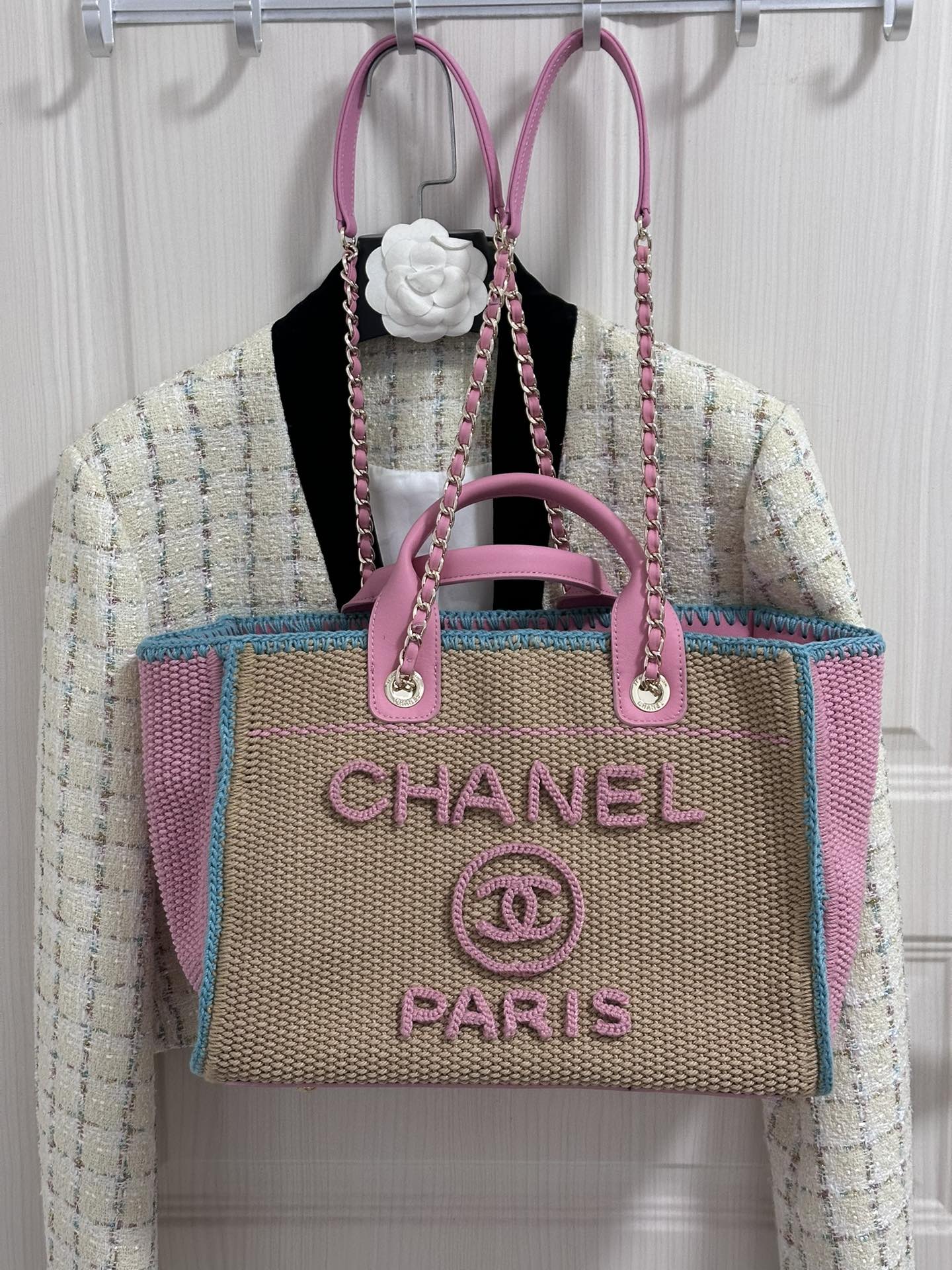 Chanel 24s woven beach bag-pink