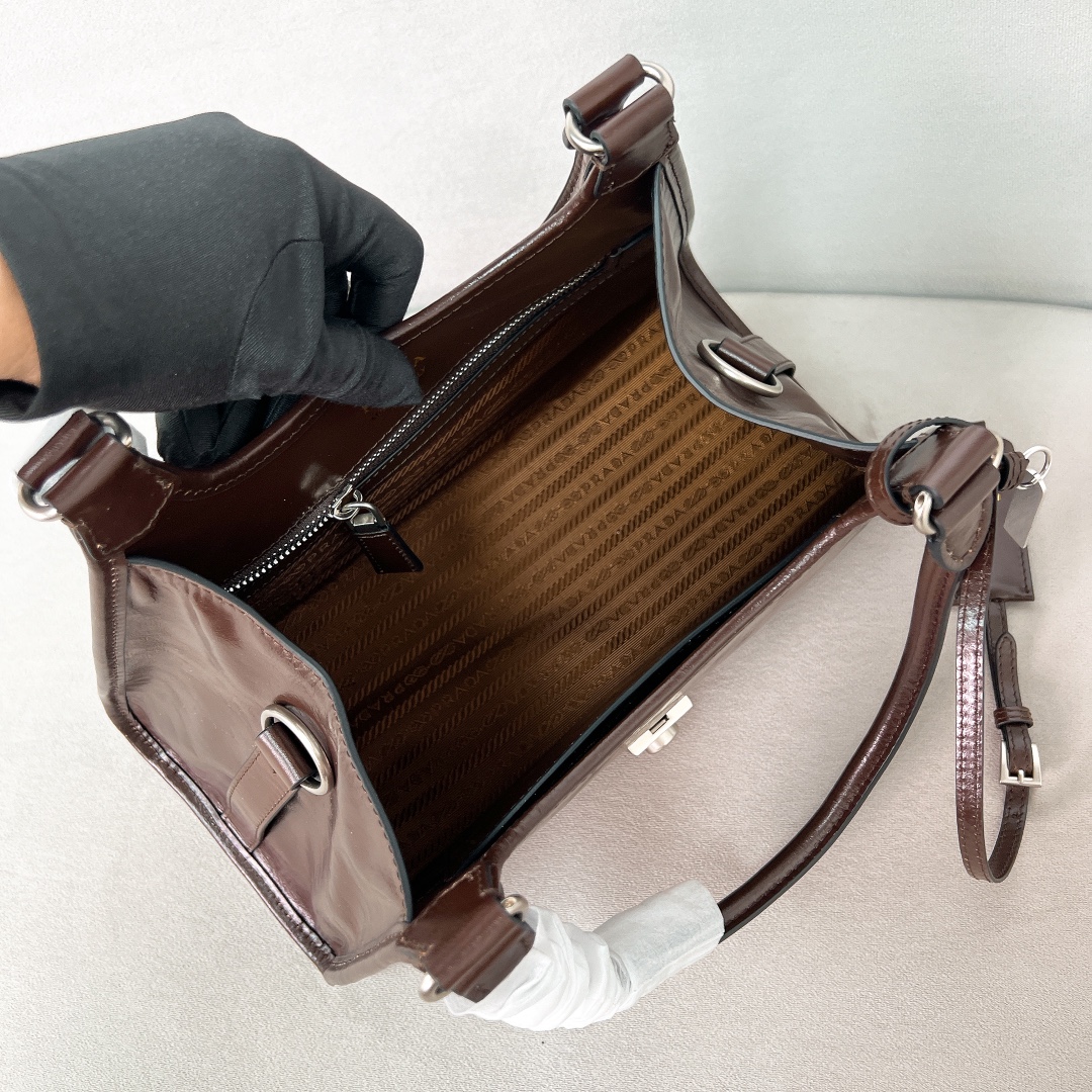 Prada- 2025 Oil-Wax Leather Signature Bag 1BG563 -Brown