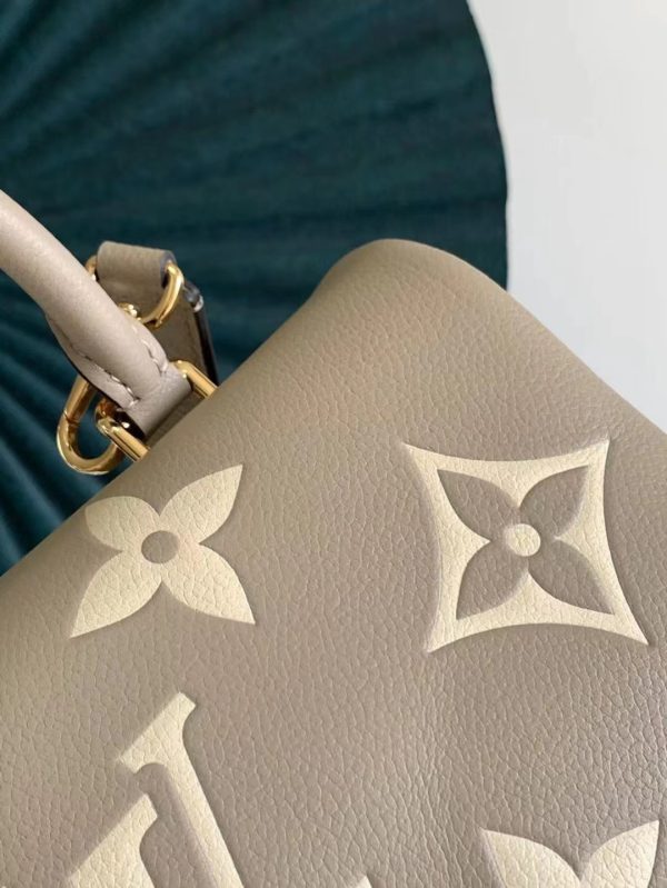 Louis Vuitton M46041 Madeleine MM Dove Gray