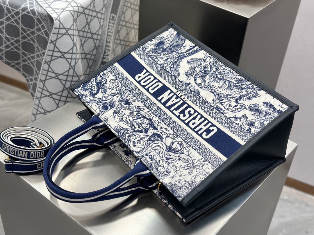 Blue and white tiger new bag