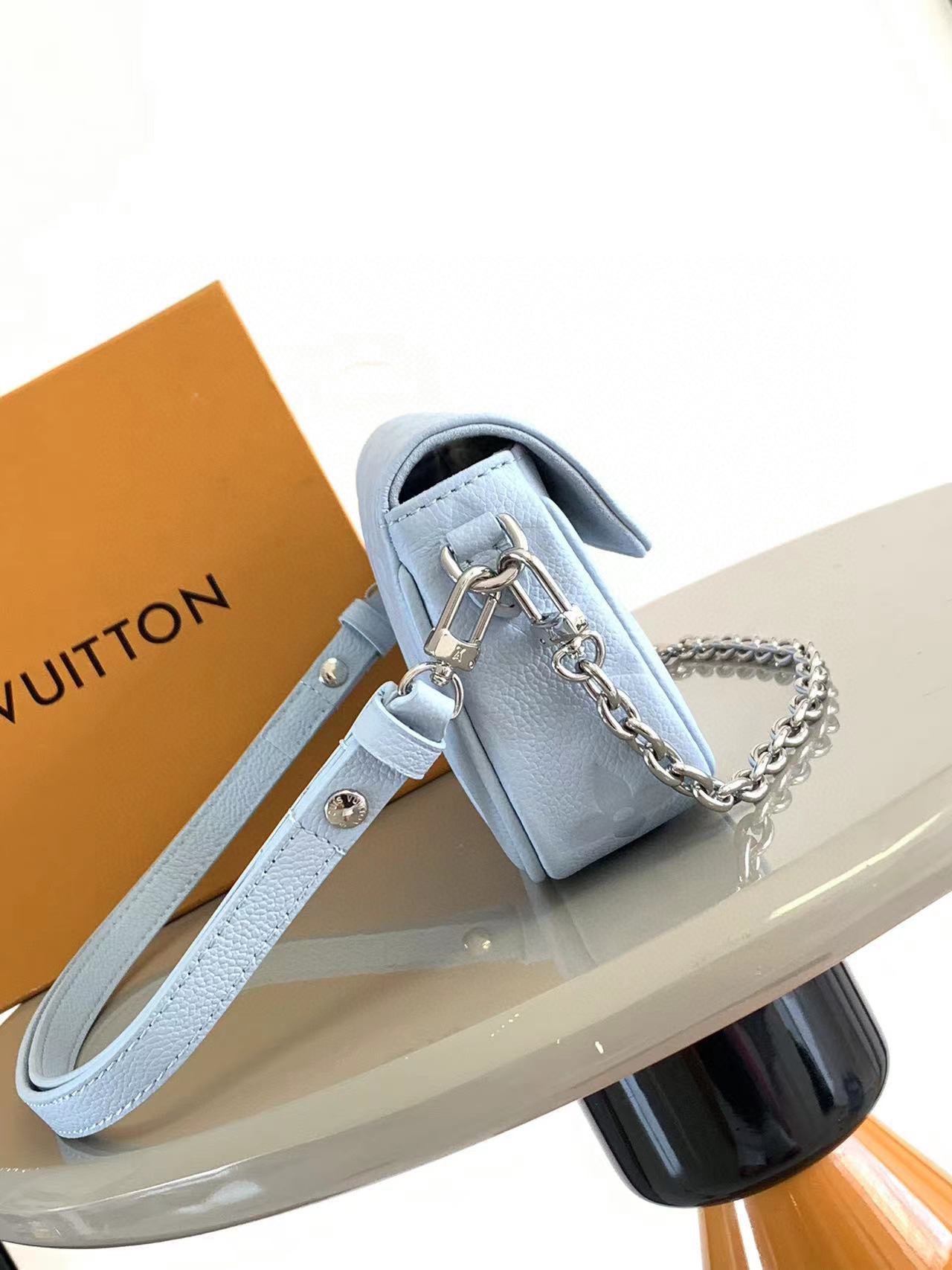 LV M82210 M81911 Wallet on Chain Ivy