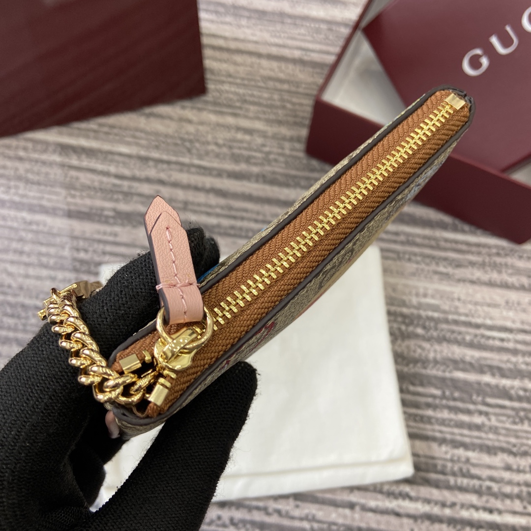 Gucci-Inji SeoKey ring hook