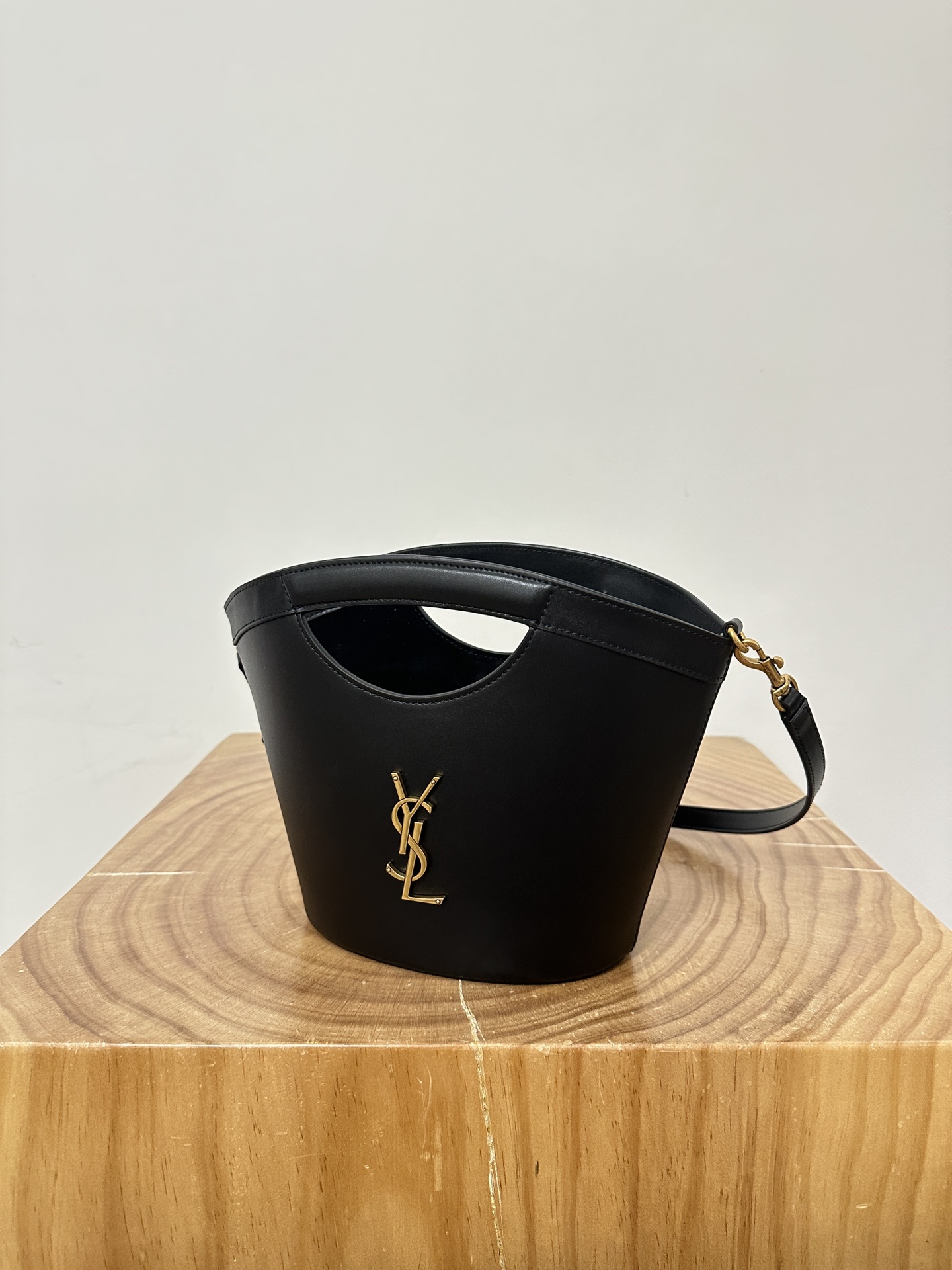 The latest mini tote basket bag