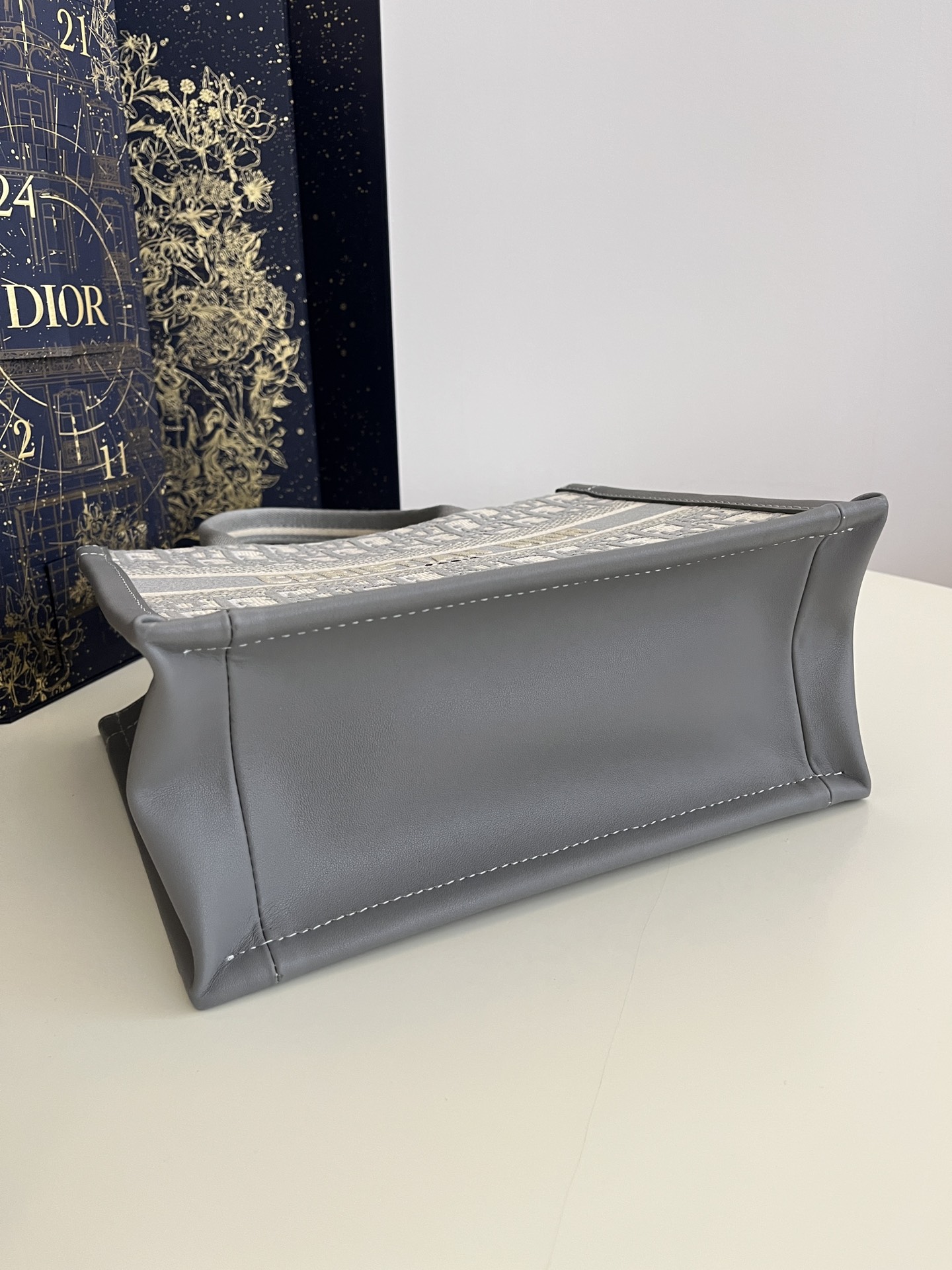 Tote autumn and winter series bag