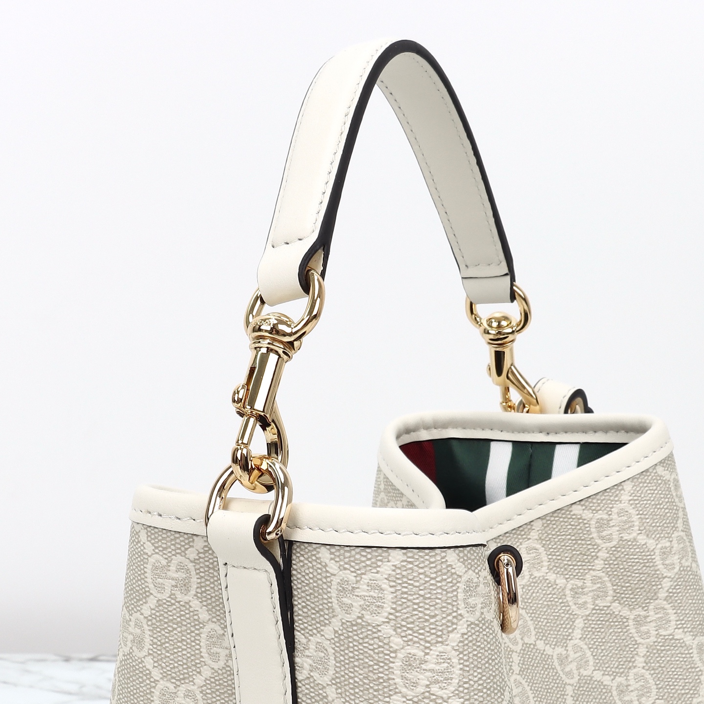 Gucci- Bucket bag -815118