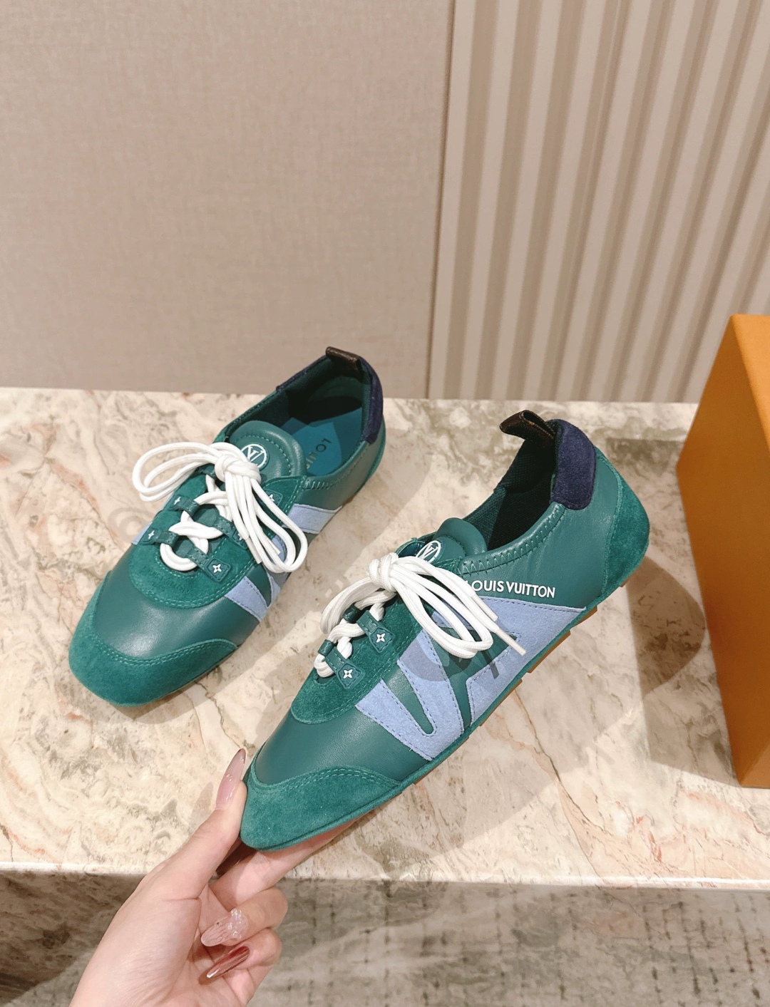 LOUIS VUITTON New Women Sneaker