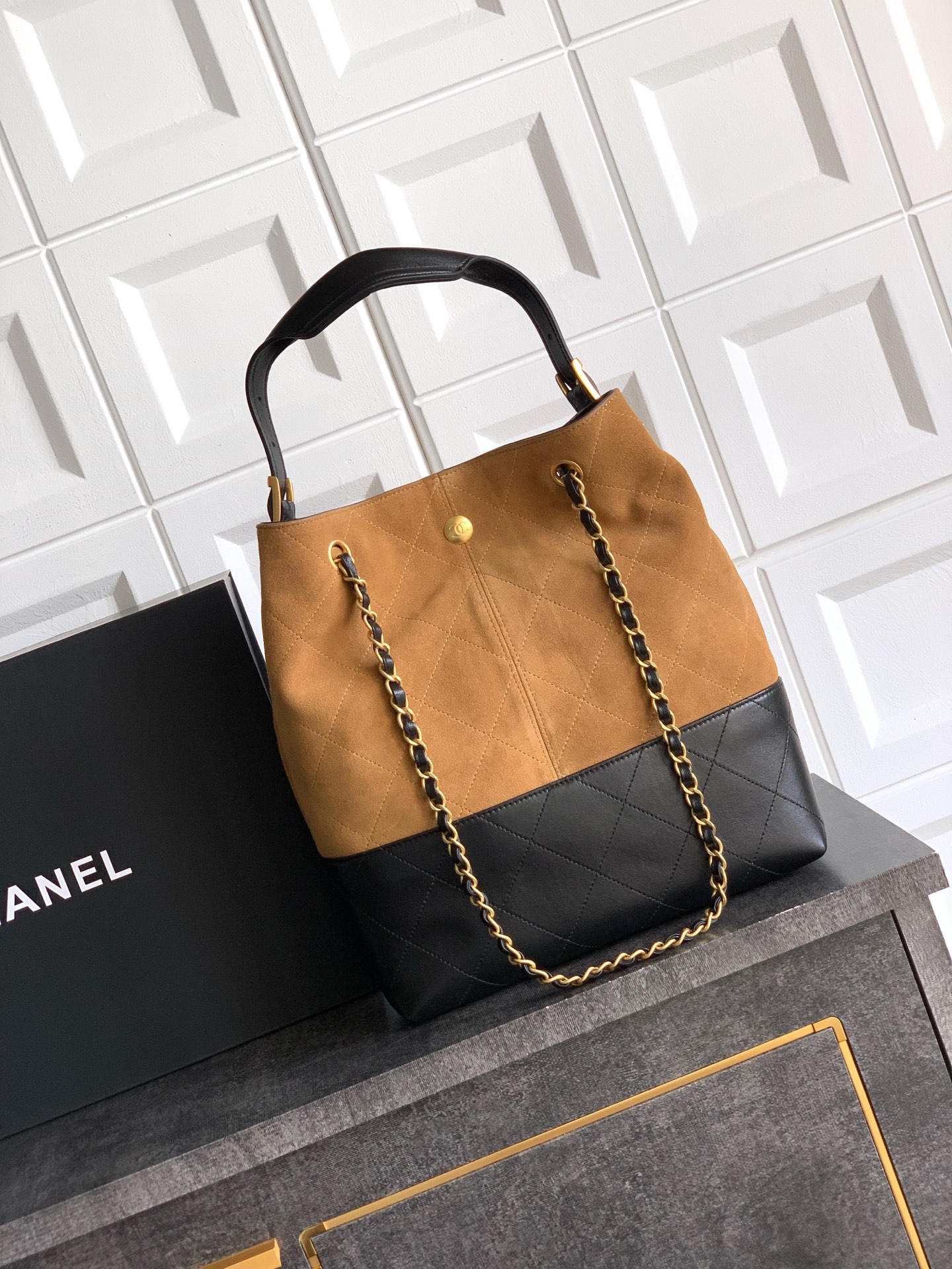 CHANEL Suede Calfskin, Shiny Lambskin & Gold-Tone Metal Beige & Black