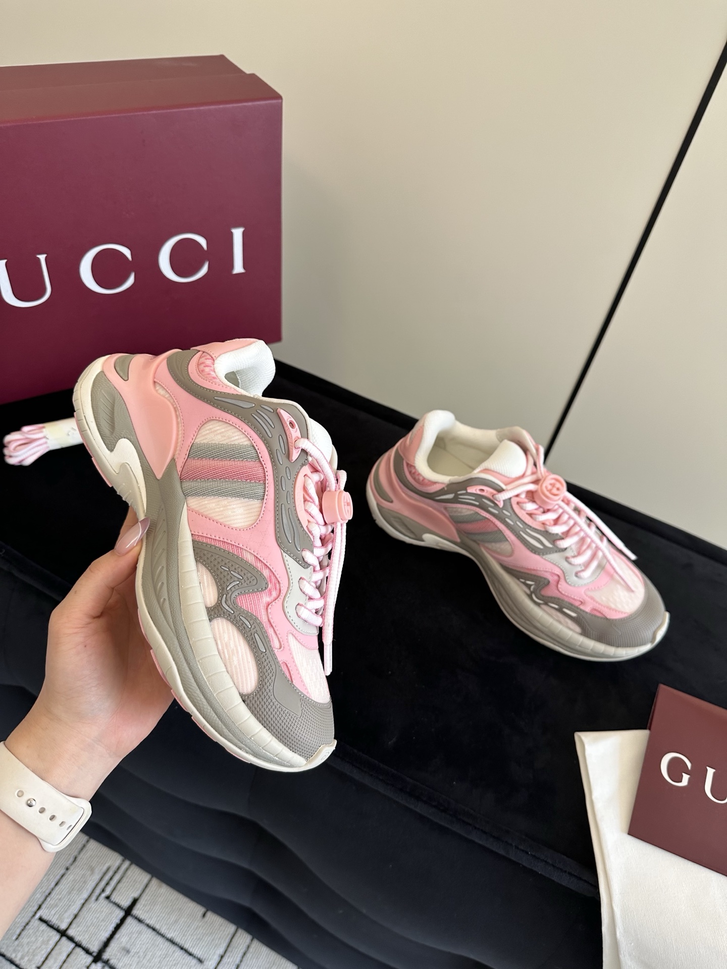 Women's Gucci 2.0 trainer