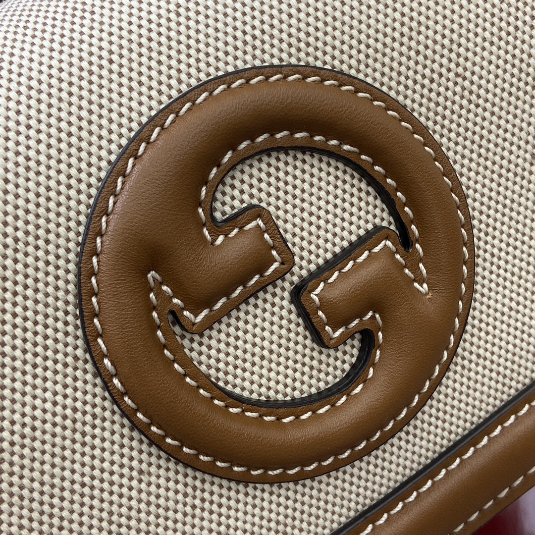 Gucci Blondie top handle bag