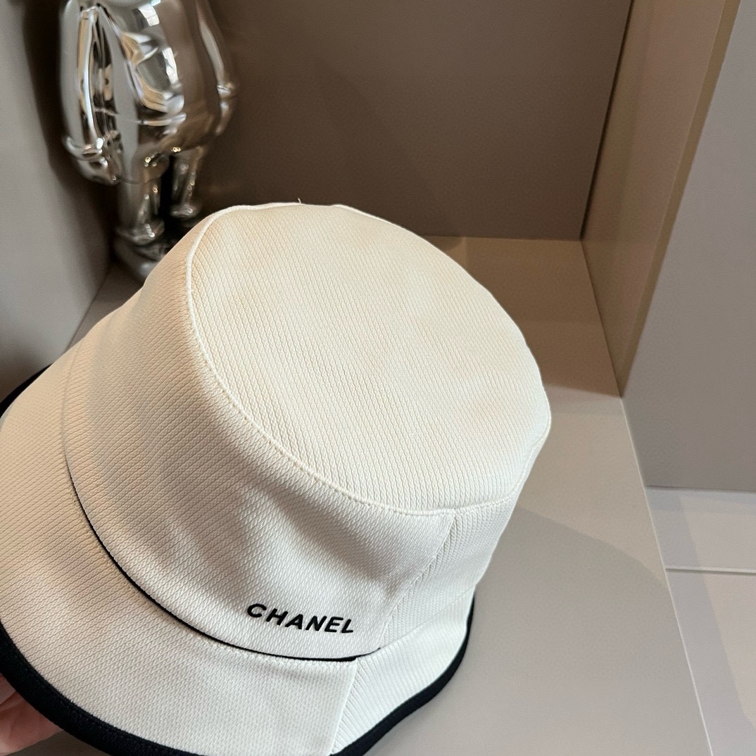 Chanel new bucket hat-White