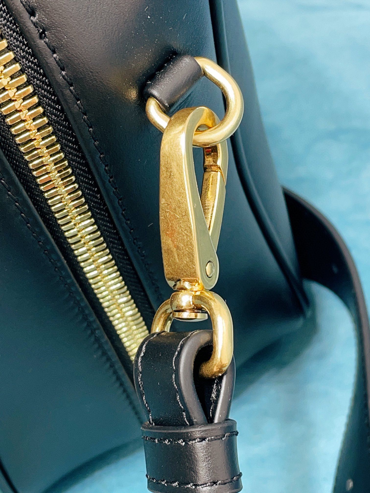 Miu Miu-Leather Beau bag-Black