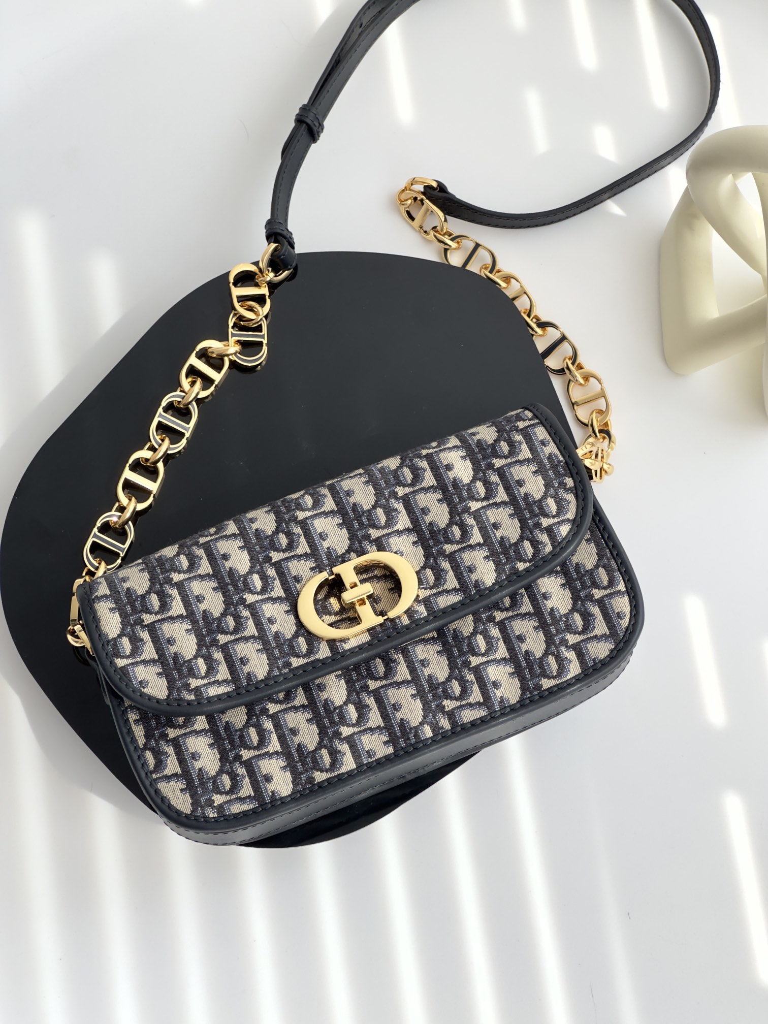 Dior-𝟯𝟬cm- Montaigne𝗔𝘃𝗲𝗻𝘂𝗲 enamel chain