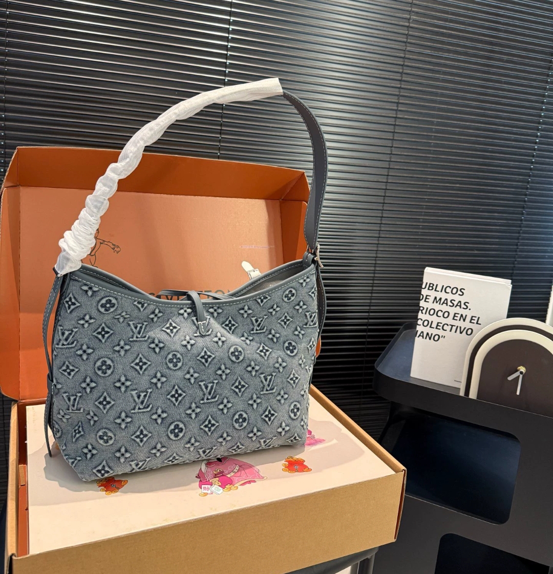 Louis Vuitton Denim CarryAll Bag – New