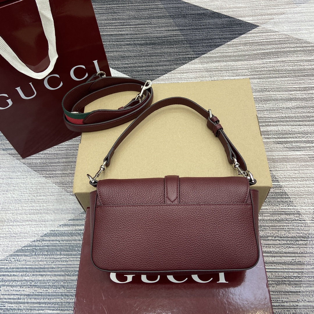 Gucci-Small crossbody bag with hook closure