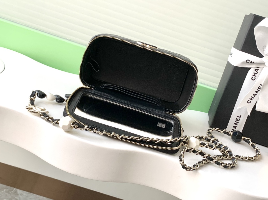 chanle Love makeup small lipstick box