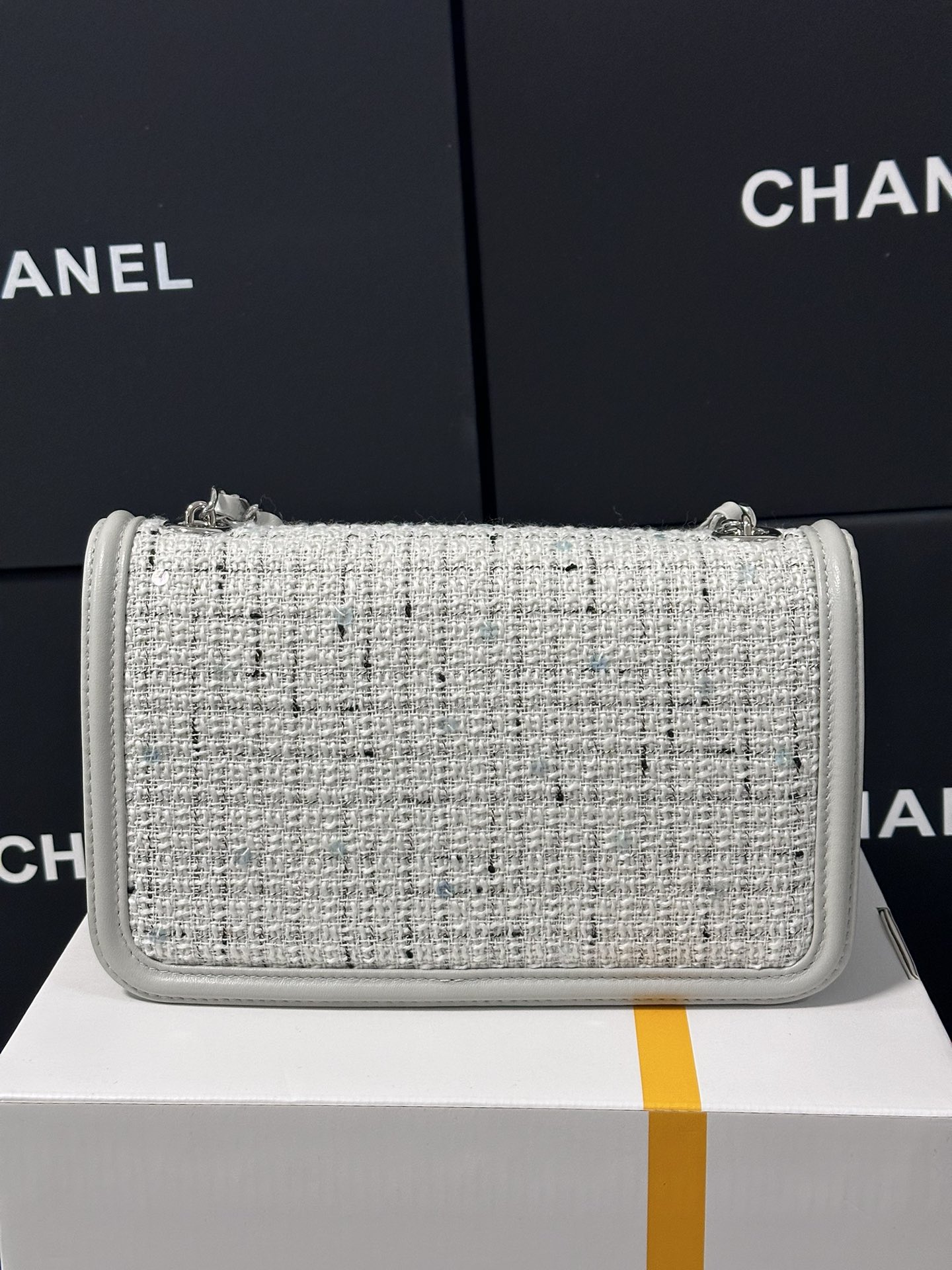 Chanel 25c small flag bag