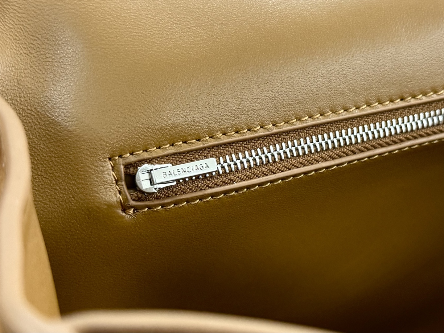 Balenciaga Rodeo Bag – Medium Brown Suede